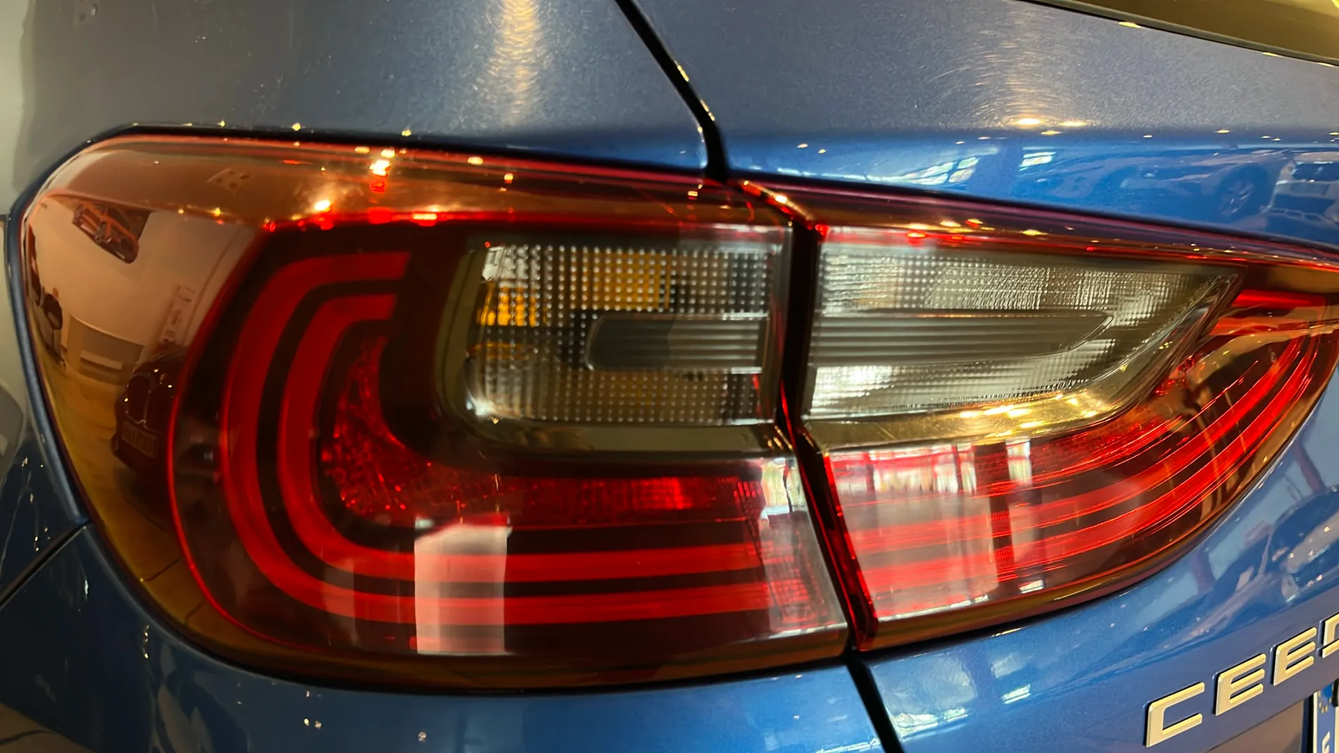 Kia Ceed 1.6 MHEV iMT Drive - foto 26