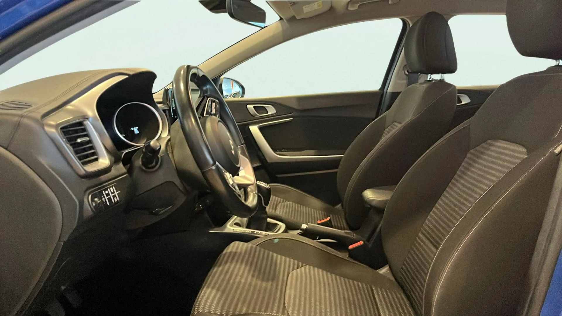 Kia Ceed 1.6 MHEV iMT Drive - foto 10