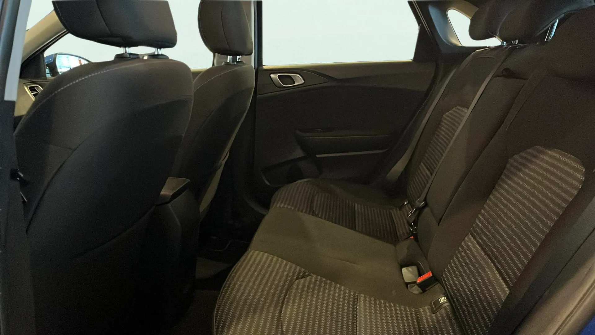Kia Ceed 1.6 MHEV iMT Drive - foto 23