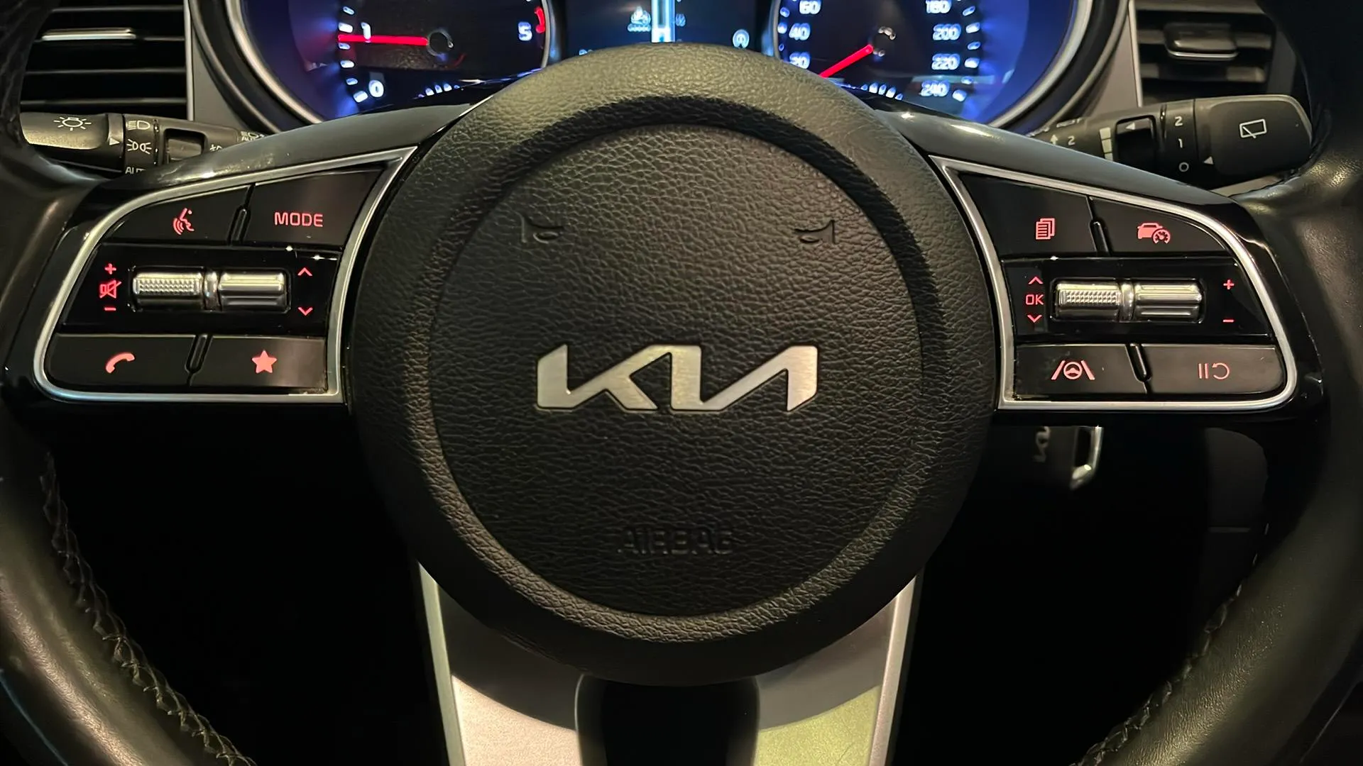 Kia Ceed 1.6 MHEV iMT Drive - foto 12
