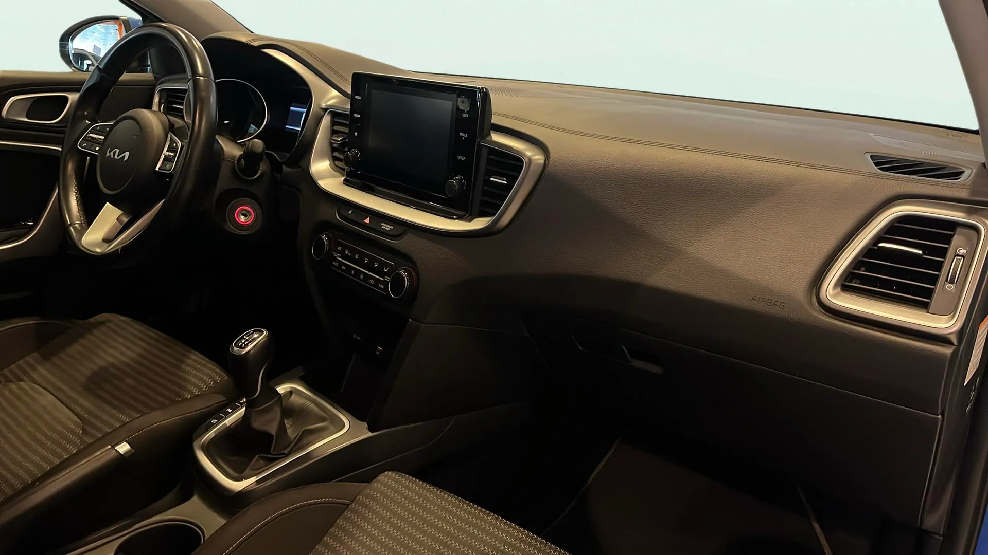 Kia Ceed 1.6 MHEV iMT Drive - foto 19