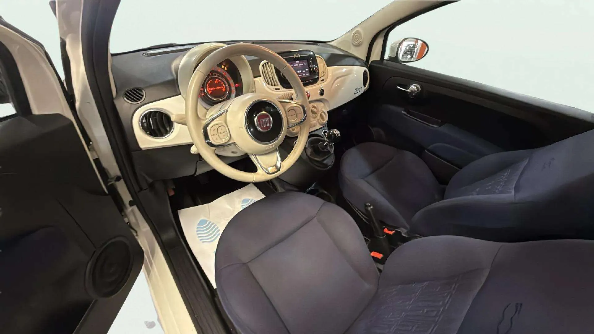 Fiat 500 Club 1.0 Hybrid - foto 15