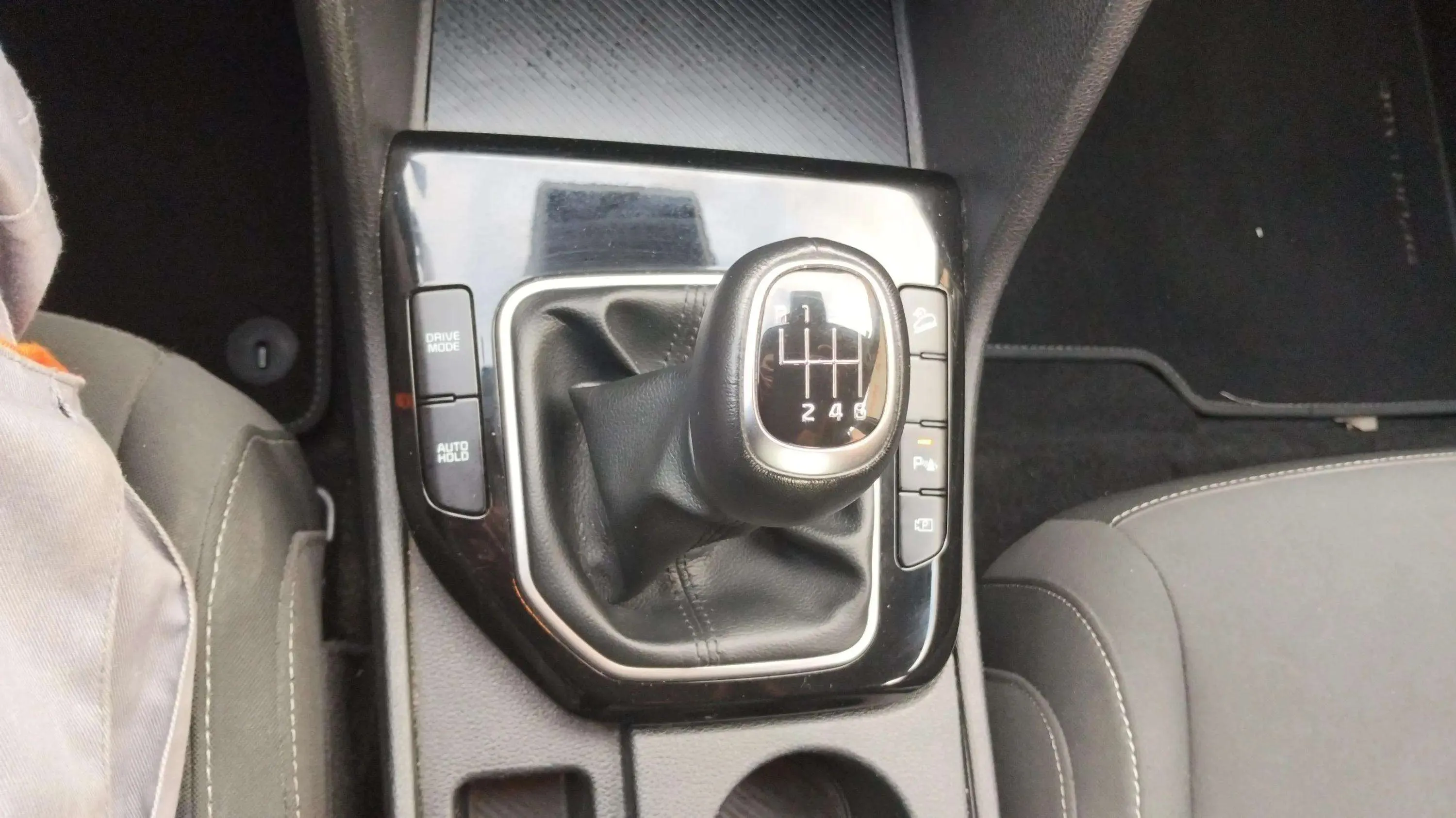 Kia Sportage 1.6 CRDi MHEV Business 4x2 - foto 17