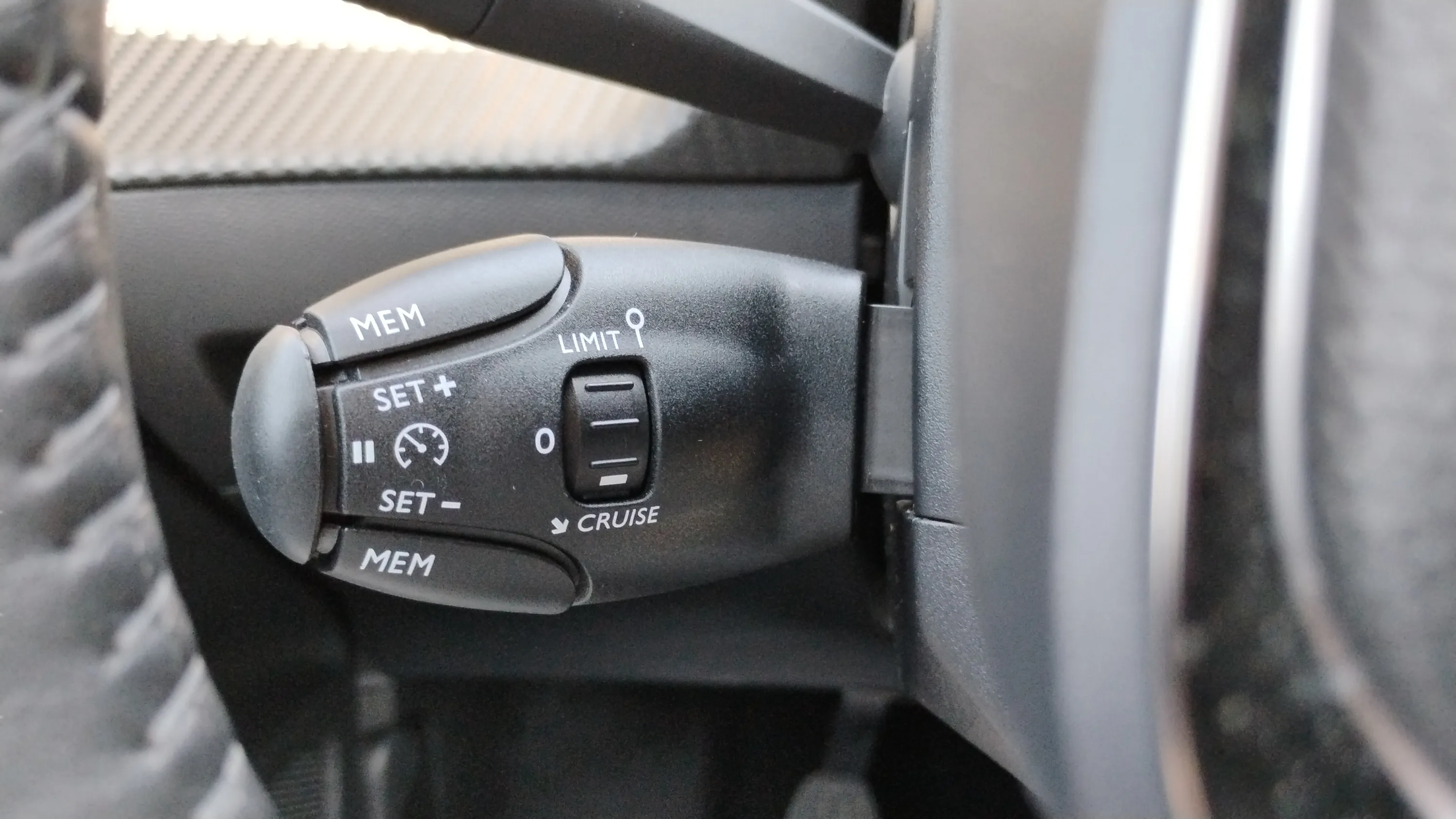 Peugeot 208 Allure Gasolina 100 - foto 11