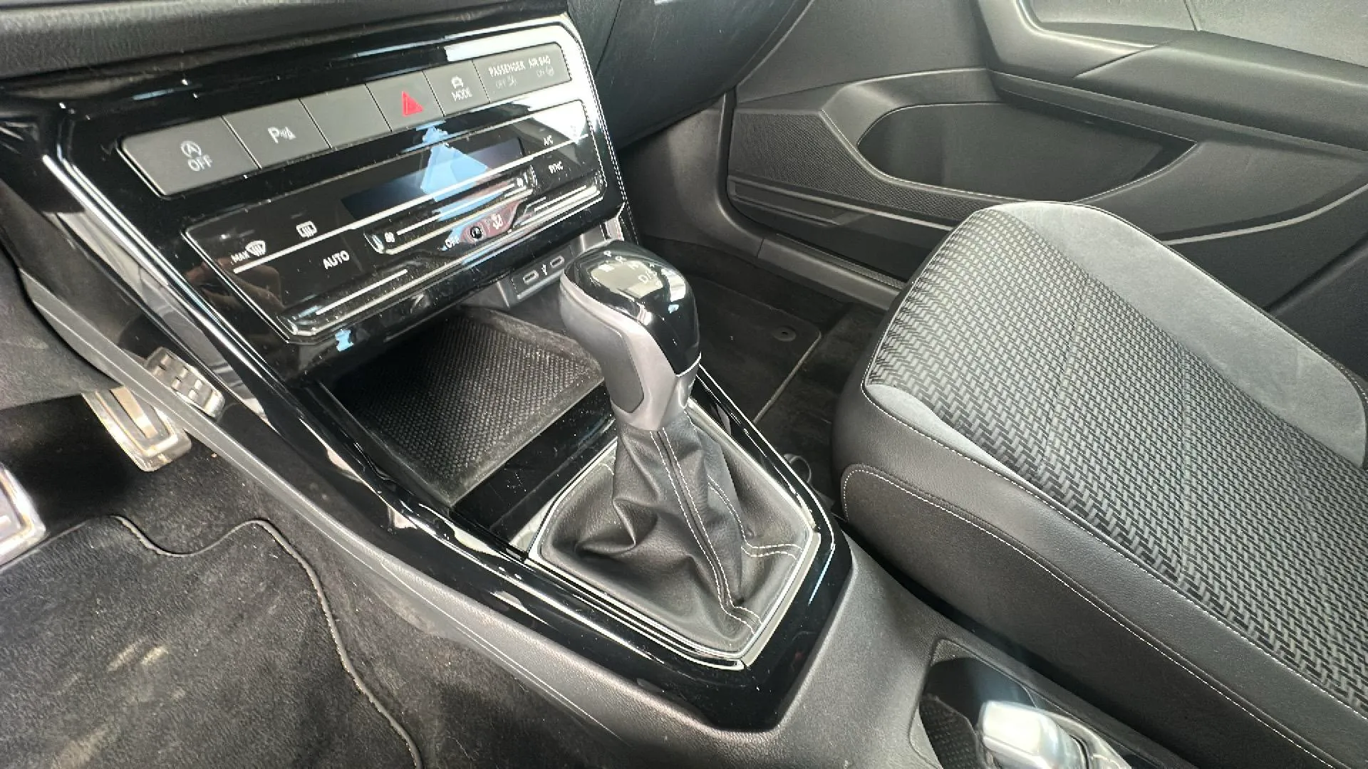 Volkswagen T-Cross Advance 1.5 TSI DSG - foto 11