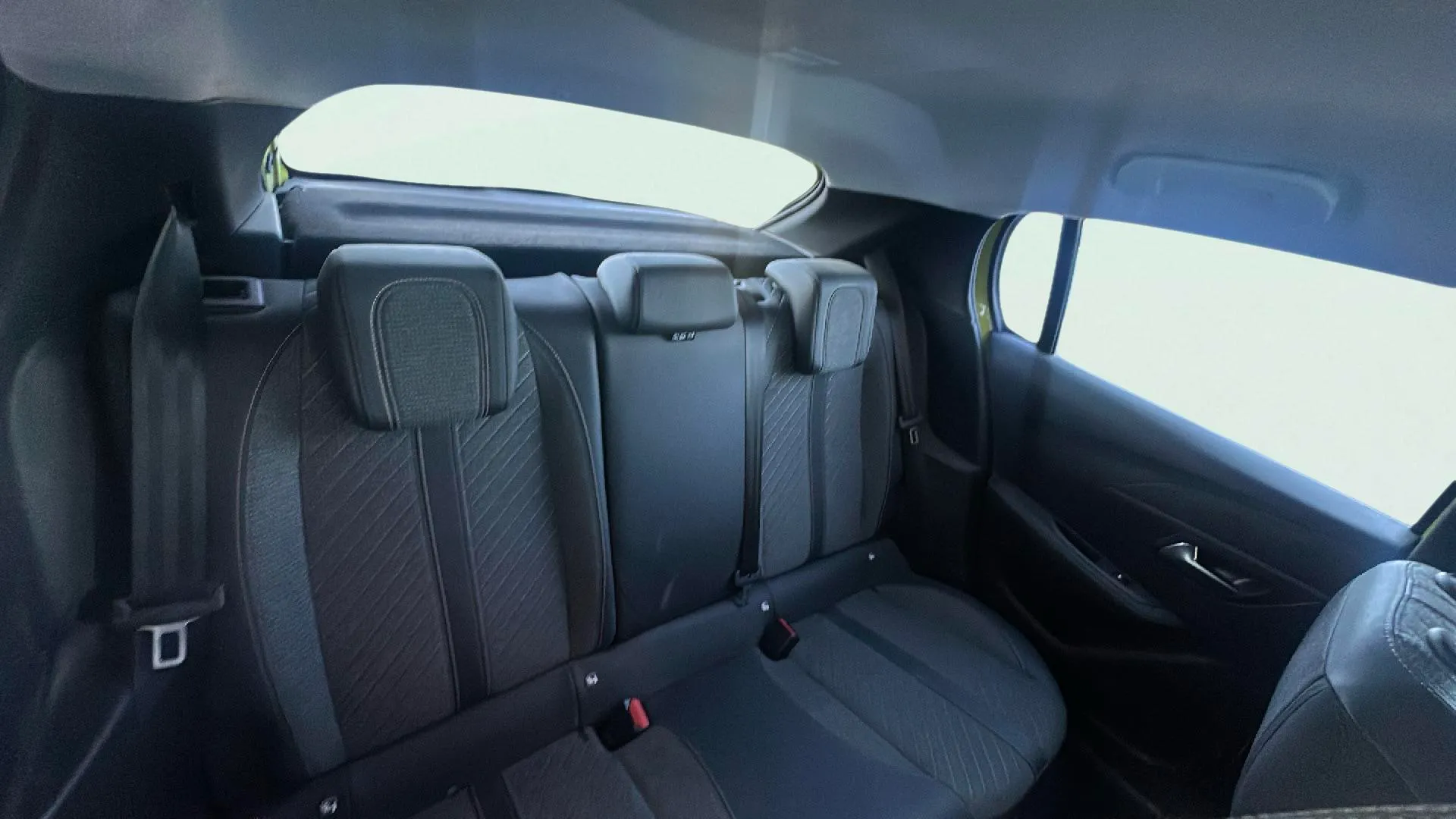 Peugeot 208 Allure Gasolina 100 - foto 18