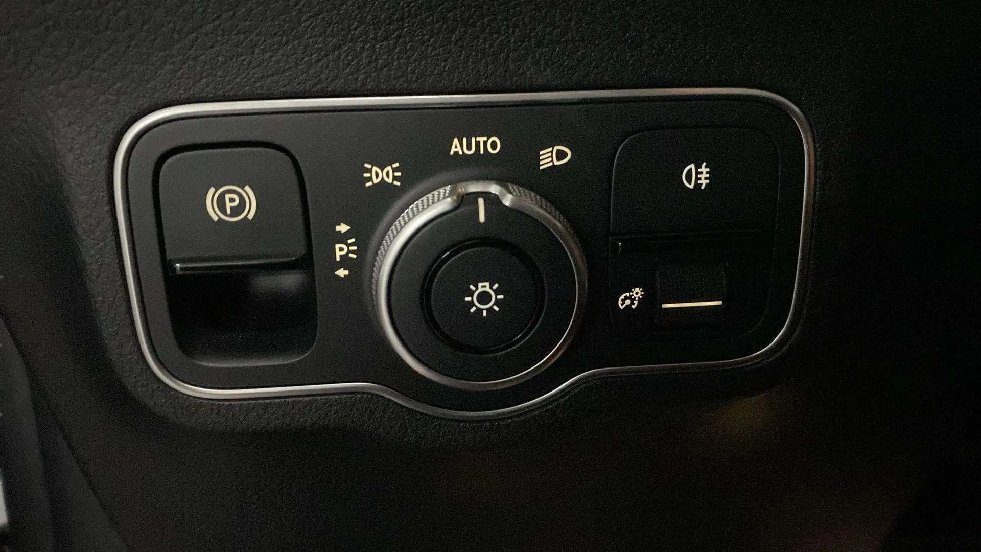 Mercedes-Benz GLA 200 - foto 19