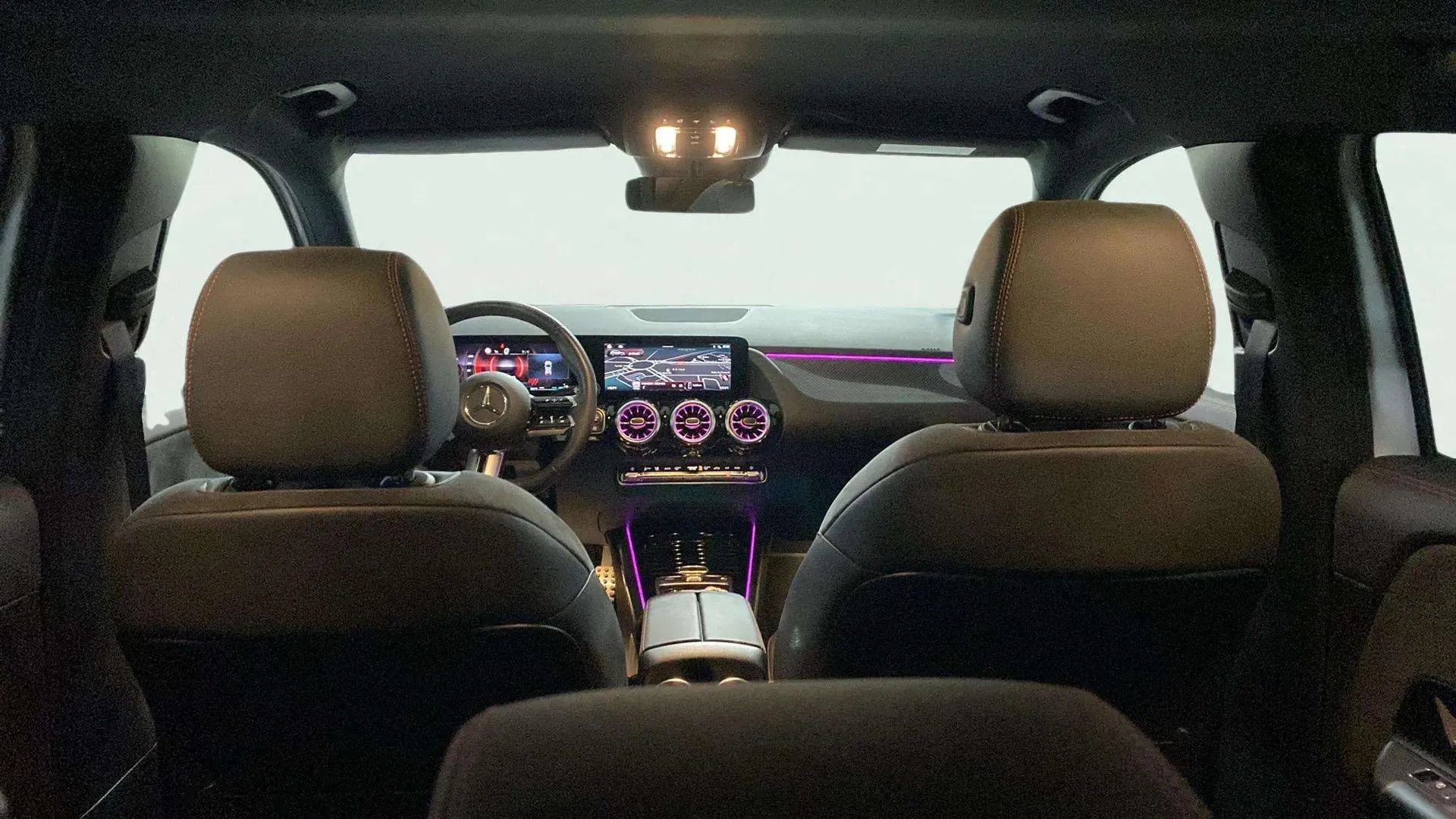 Mercedes-Benz GLA 200 - foto 26