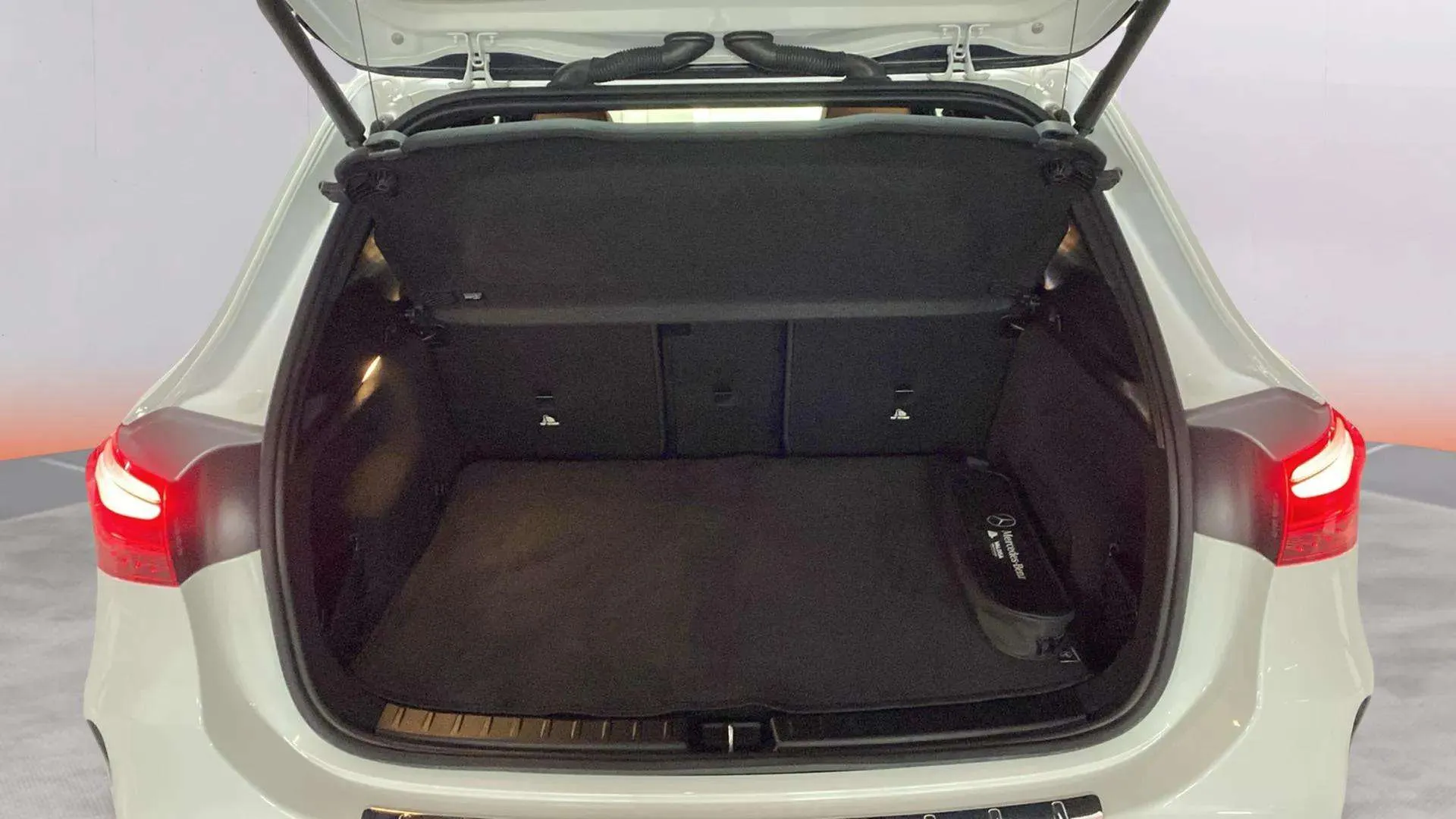 Mercedes-Benz GLA 200 - foto 27