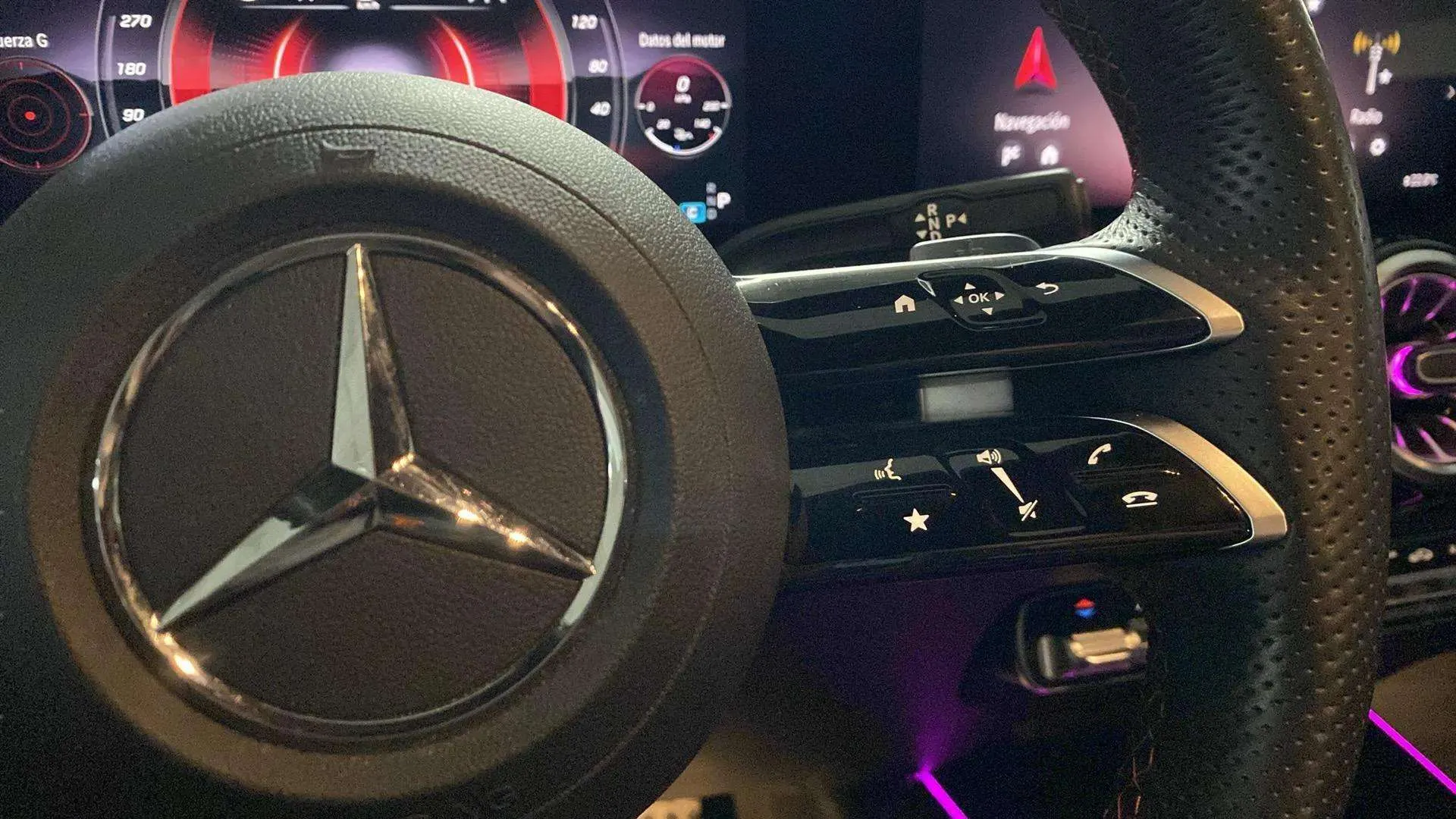Mercedes-Benz GLA 200 - foto 12