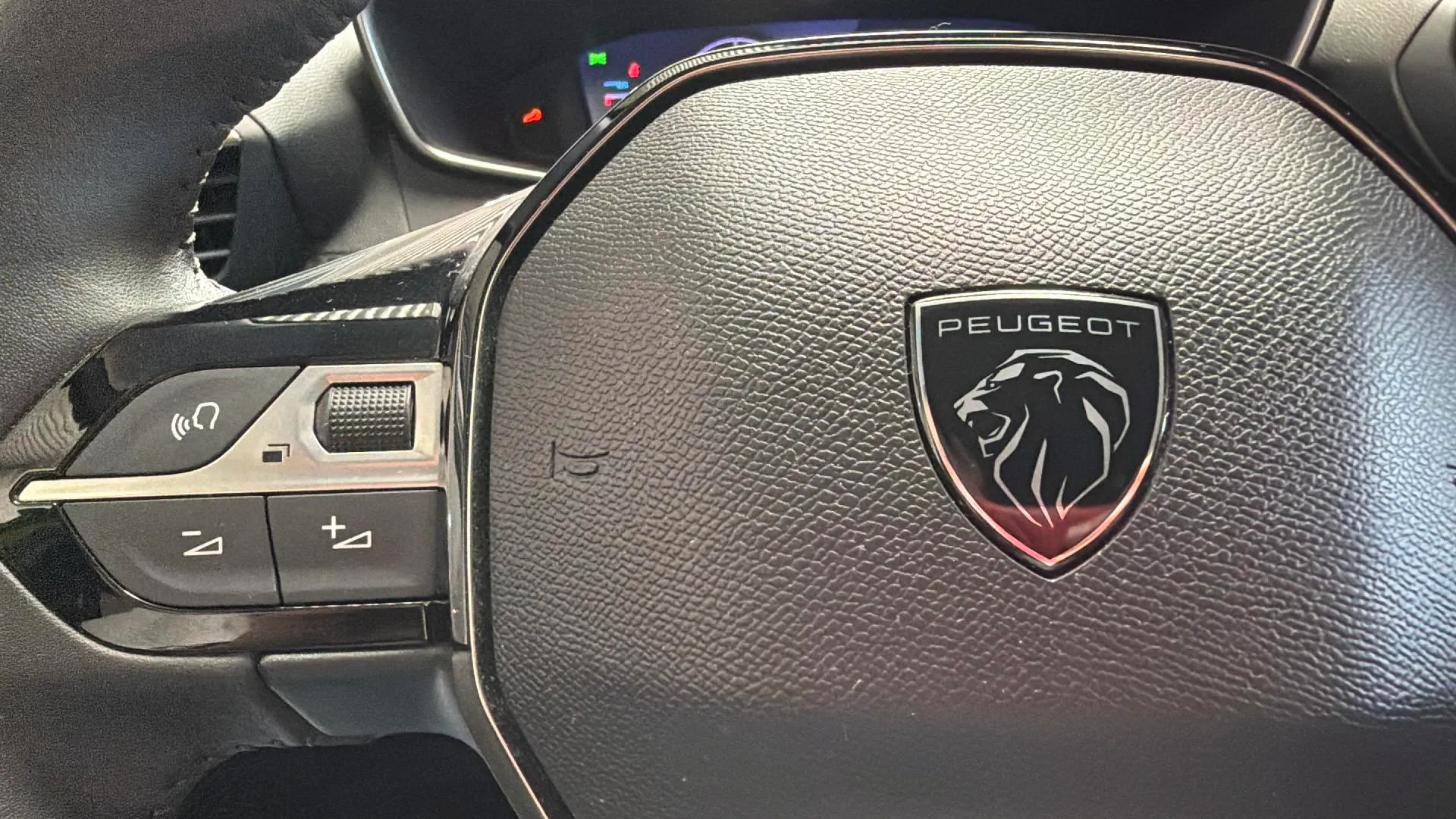 Peugeot 208 Allure Gasolina 100 - foto 18