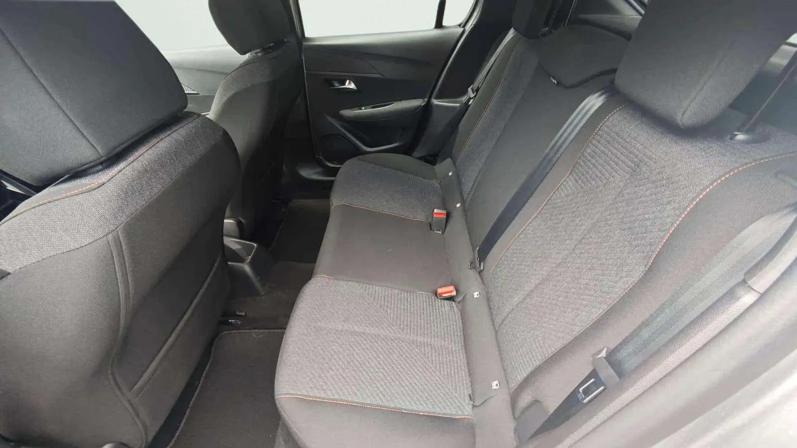 Peugeot 208 Style Hybrid 110 eDCS6 - foto 27