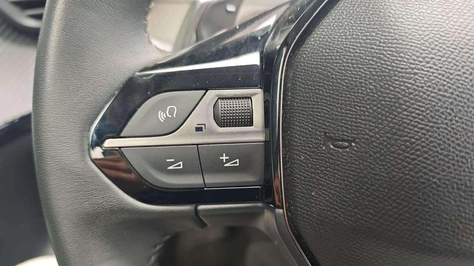 Peugeot 208 Style Hybrid 110 eDCS6 - foto 15