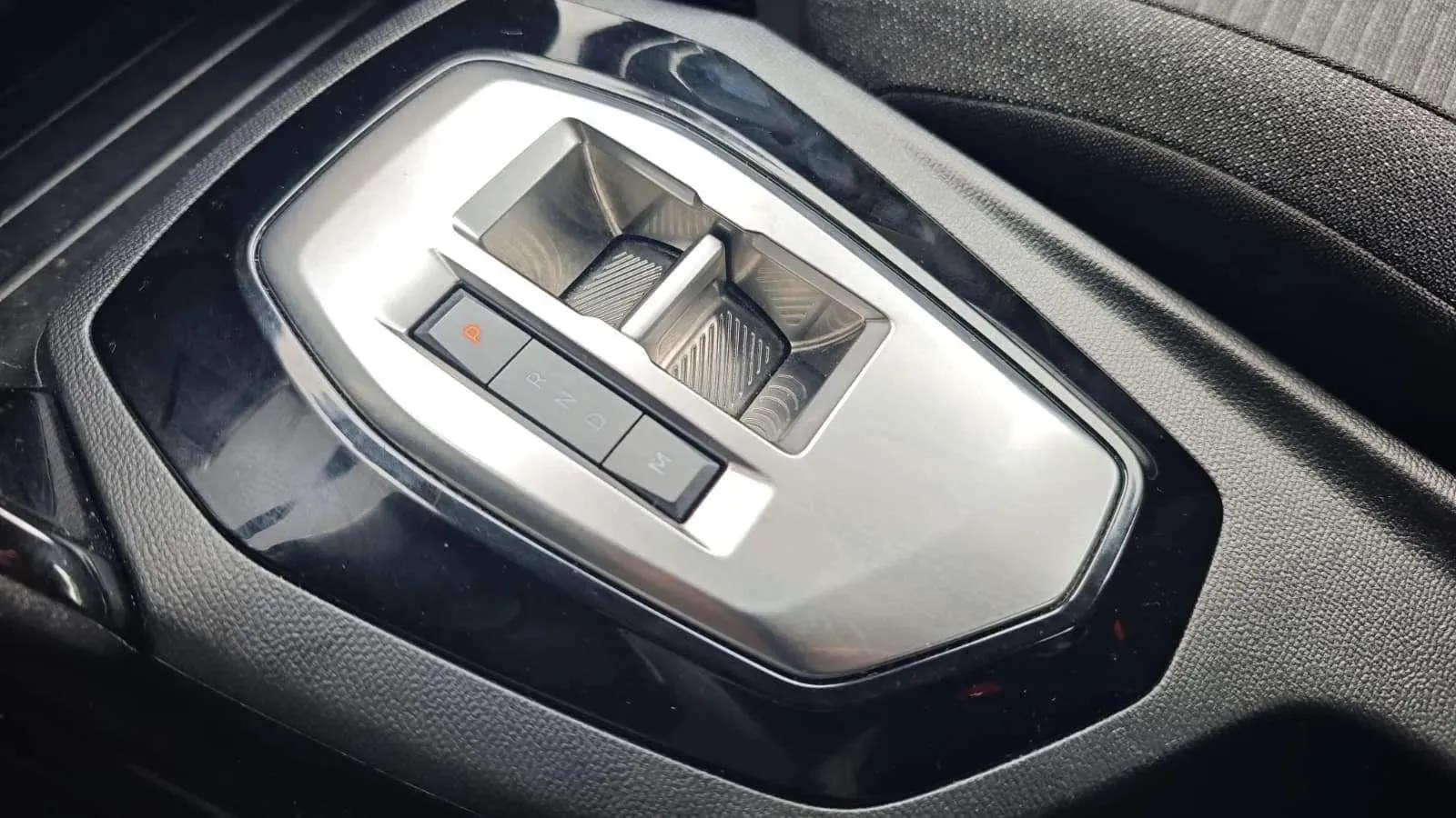 Peugeot 208 Style Hybrid 110 eDCS6 - foto 24