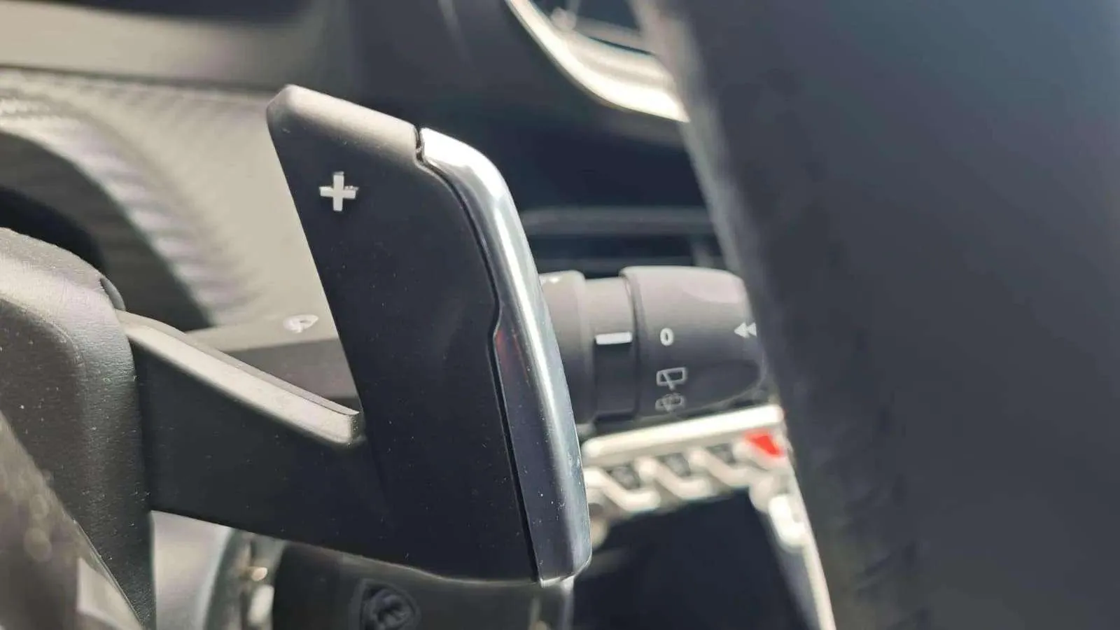Peugeot 208 Style Hybrid 110 eDCS6 - foto 17