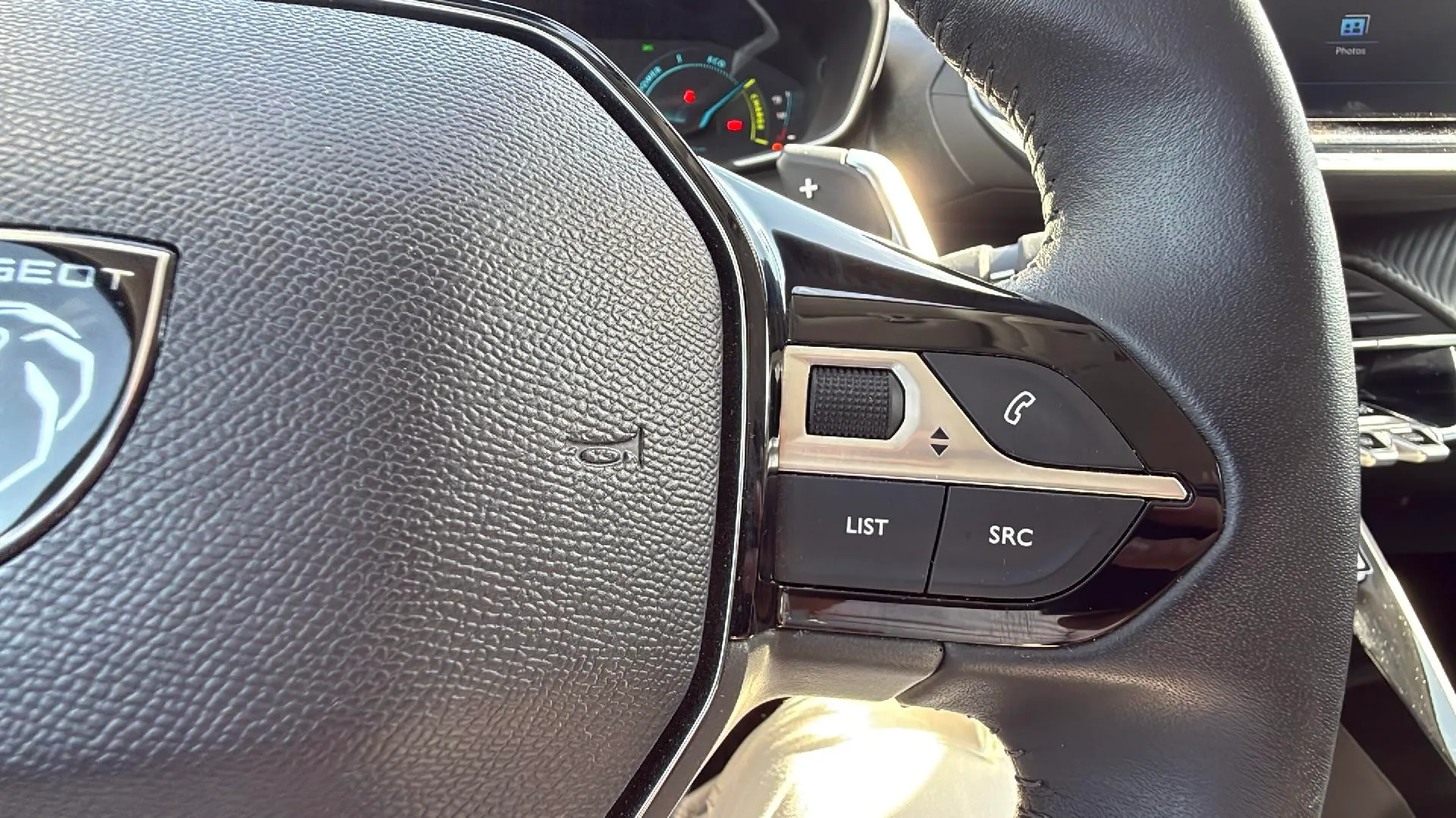 Peugeot 208 Style Hybrid 110 eDCS6 - foto 17