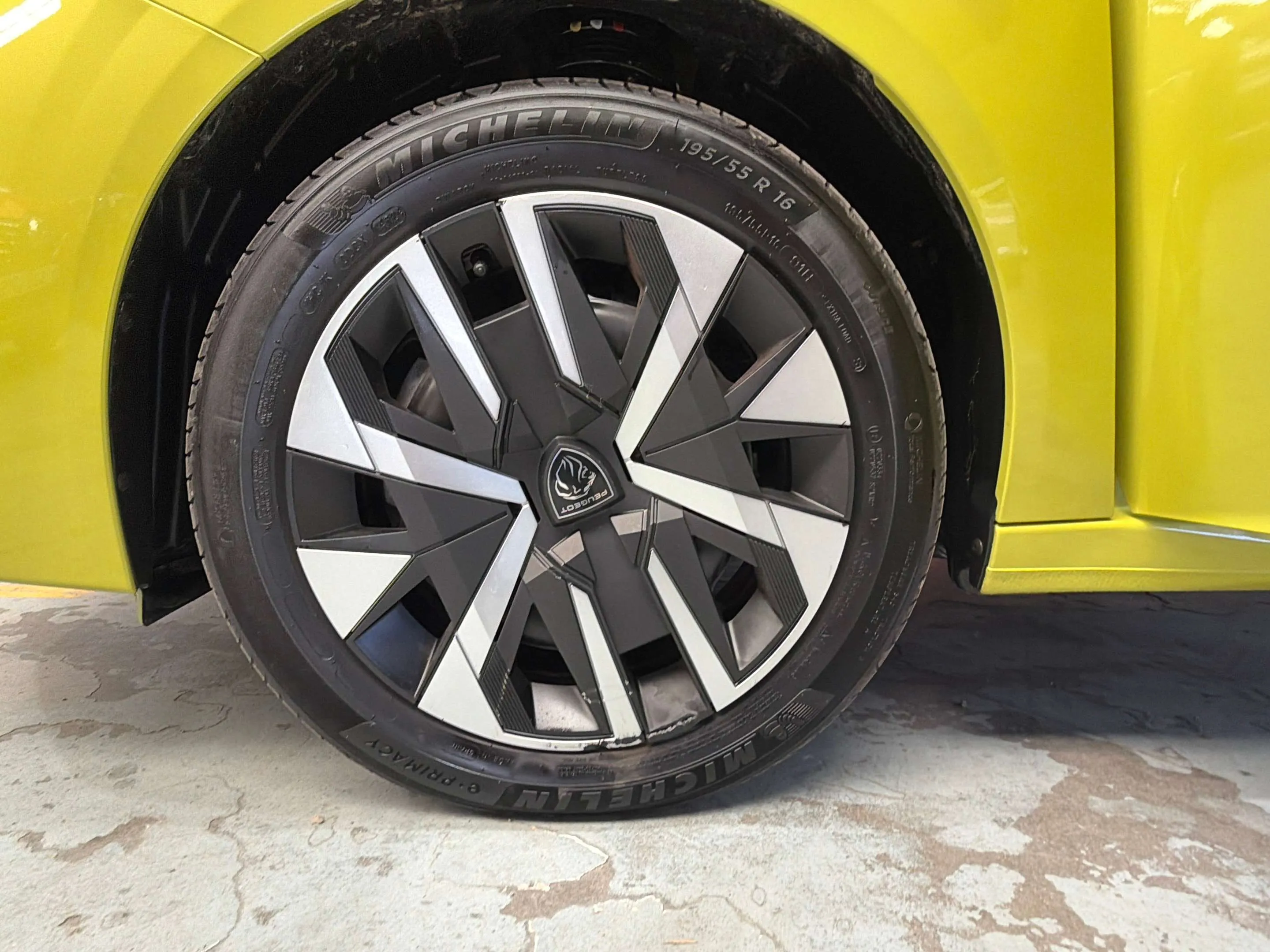 Peugeot 208 Style Hybrid 110 eDCS6 - foto 25