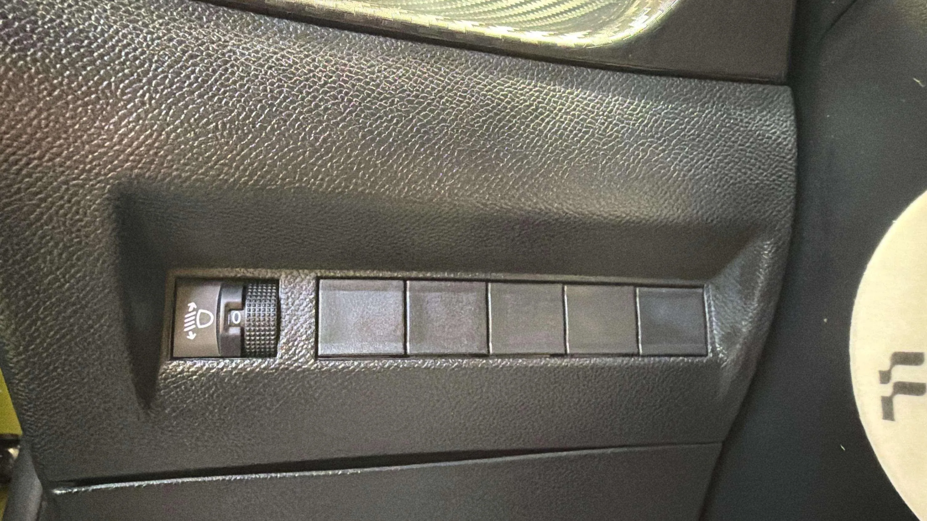 Peugeot 208 Style Hybrid 110 eDCS6 - foto 22