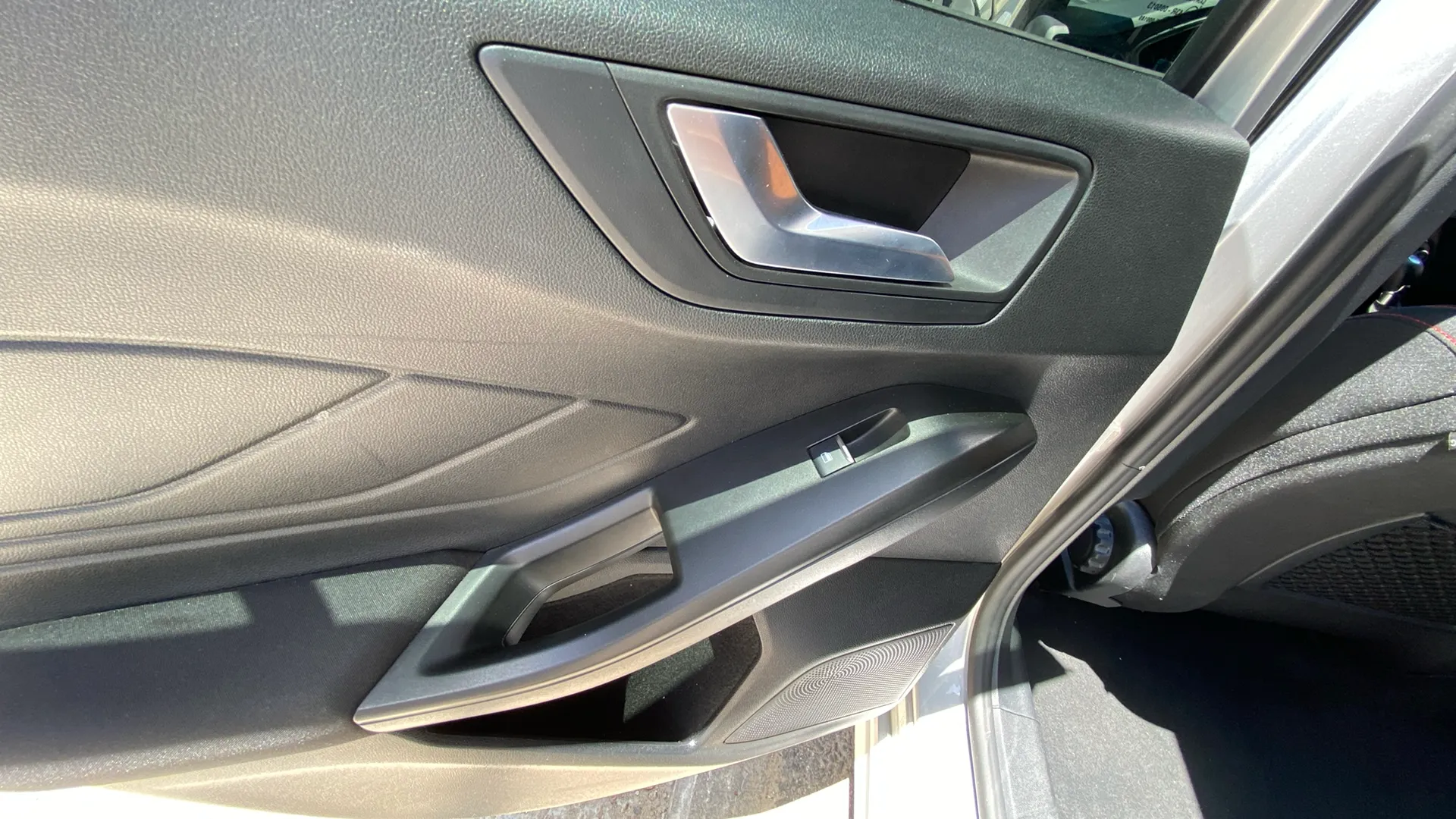 Ford Focus 1.0 EcoBoost MHEV ST-Line SB - foto 25