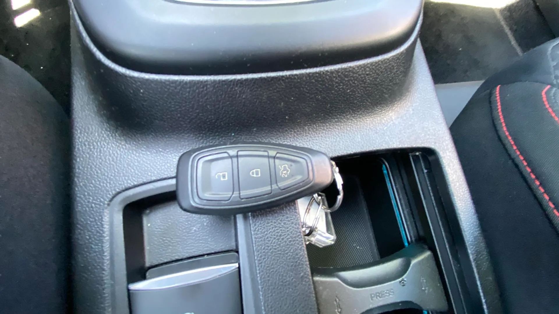 Ford Focus 1.0 EcoBoost MHEV ST-Line SB - foto 20