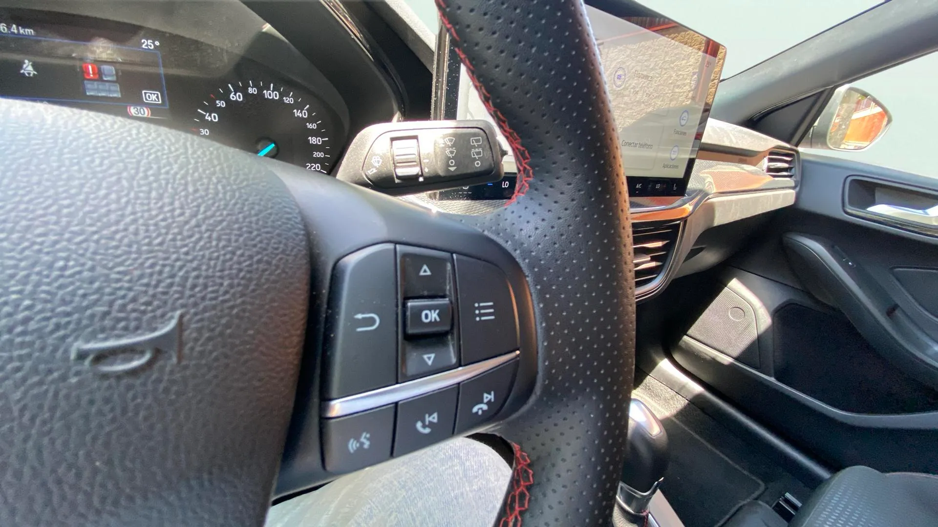 Ford Focus 1.0 EcoBoost MHEV ST-Line SB - foto 24