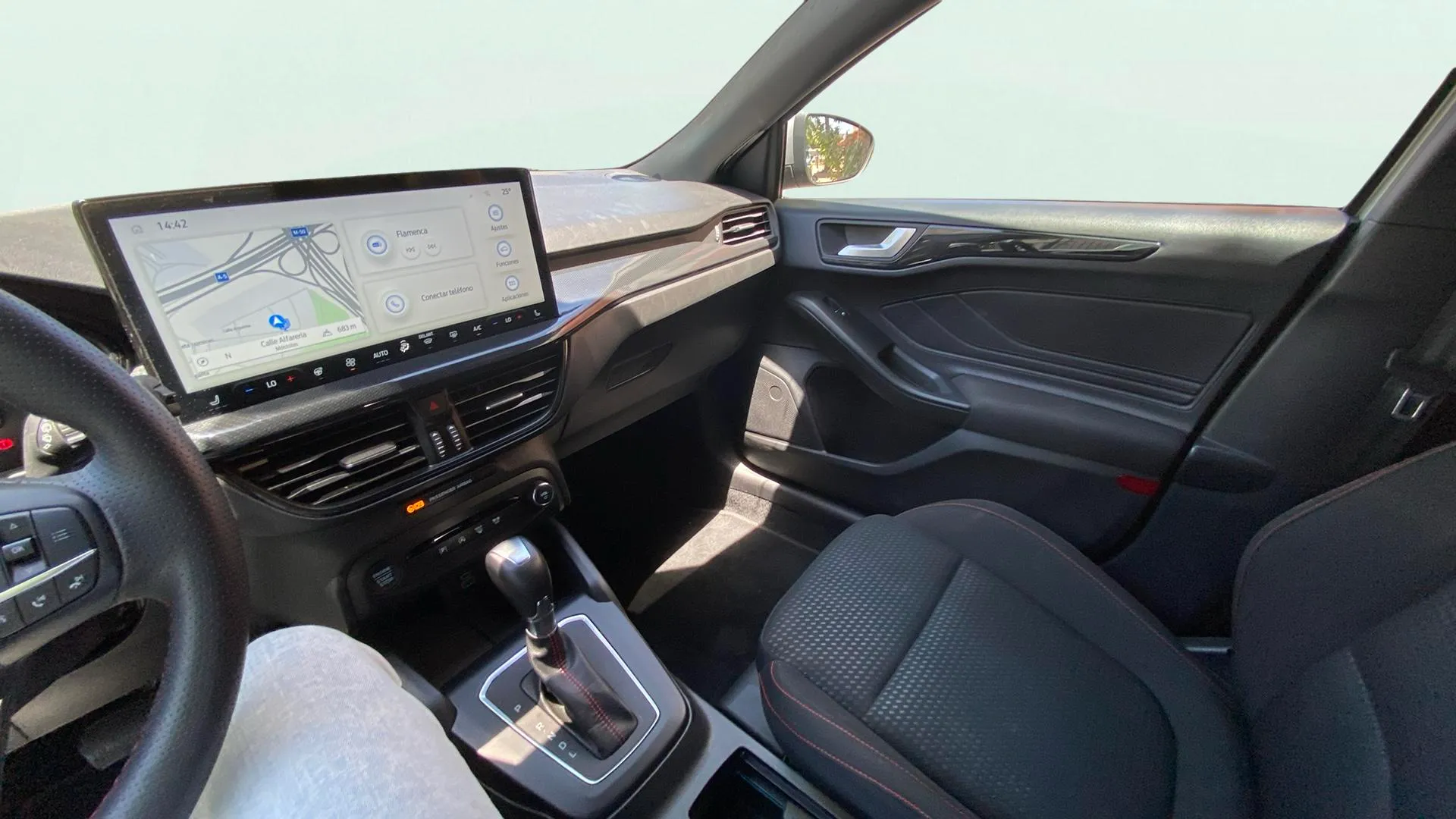 Ford Focus 1.0 EcoBoost MHEV ST-Line SB - foto 21