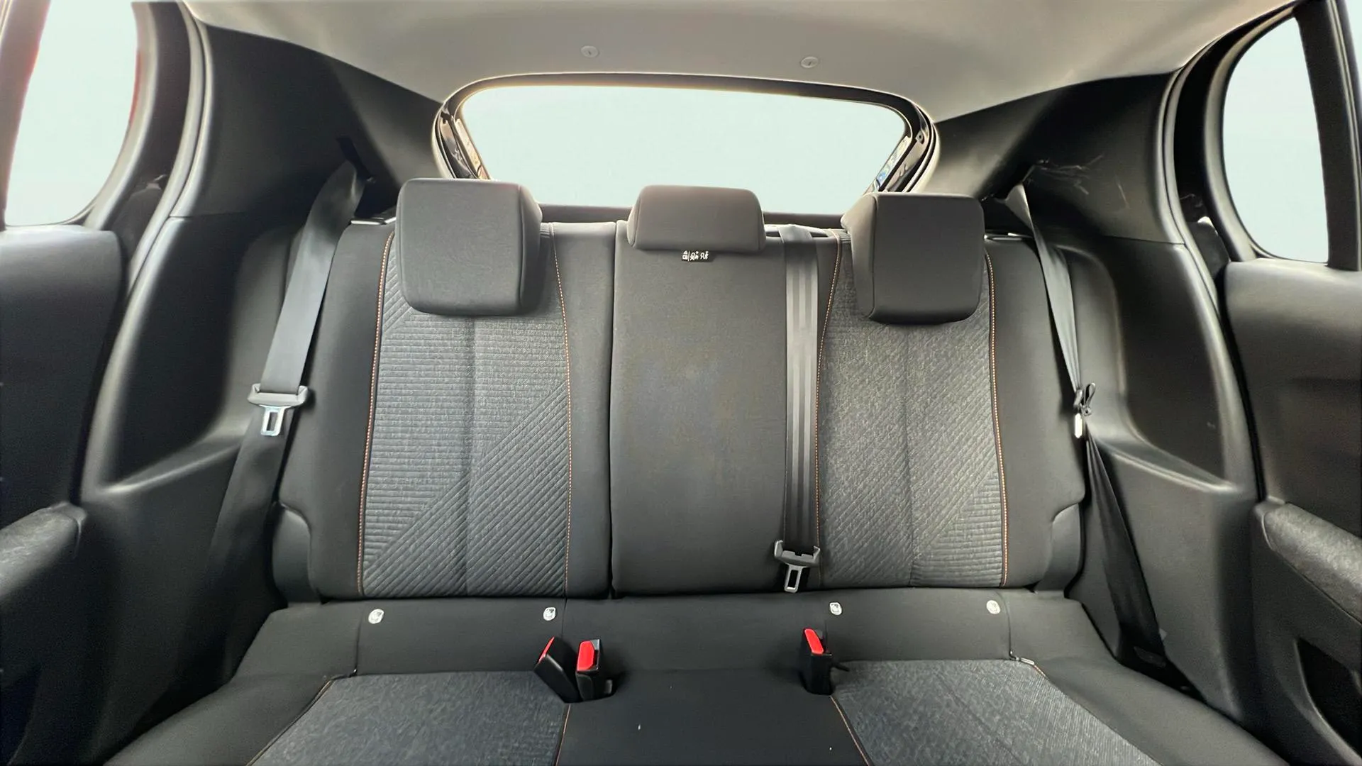 Peugeot 208 Style Hybrid 110 eDCS6 - foto 14