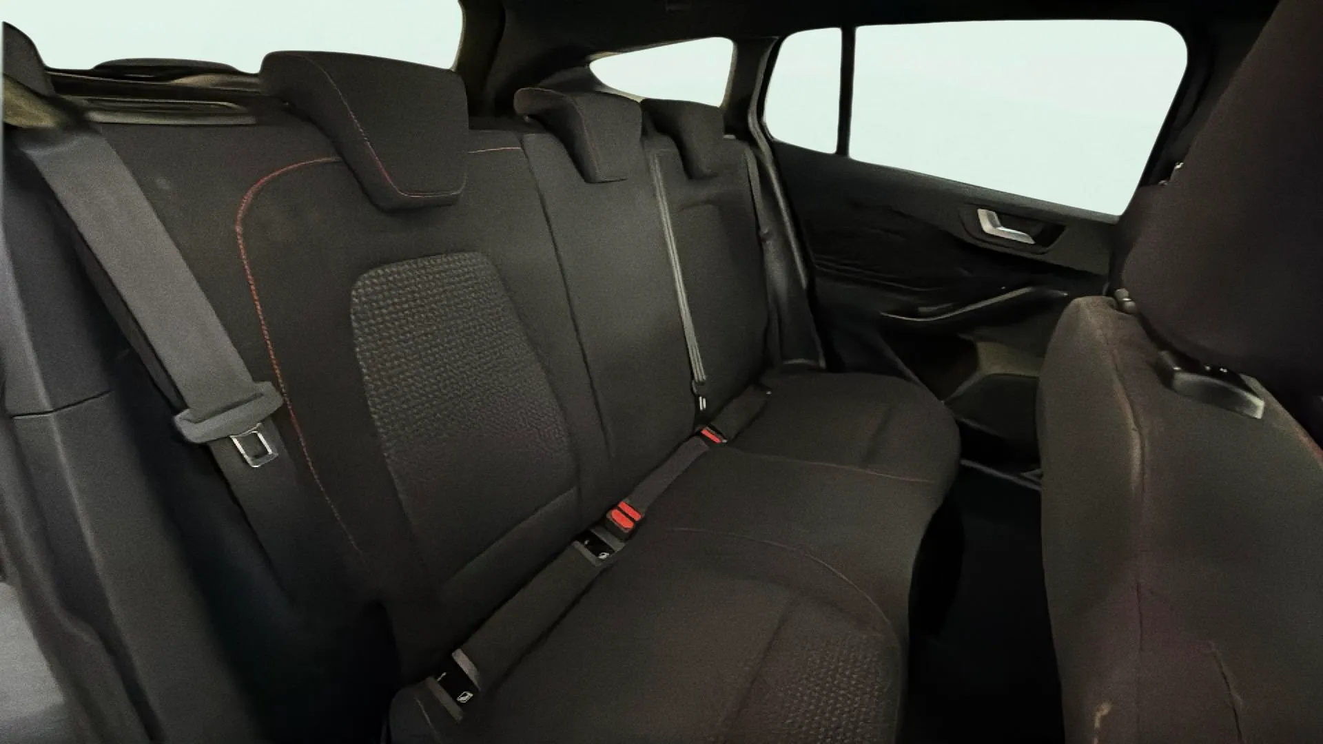 Ford Focus 1.0 EcoBoost MHEV ST-Line - foto 16