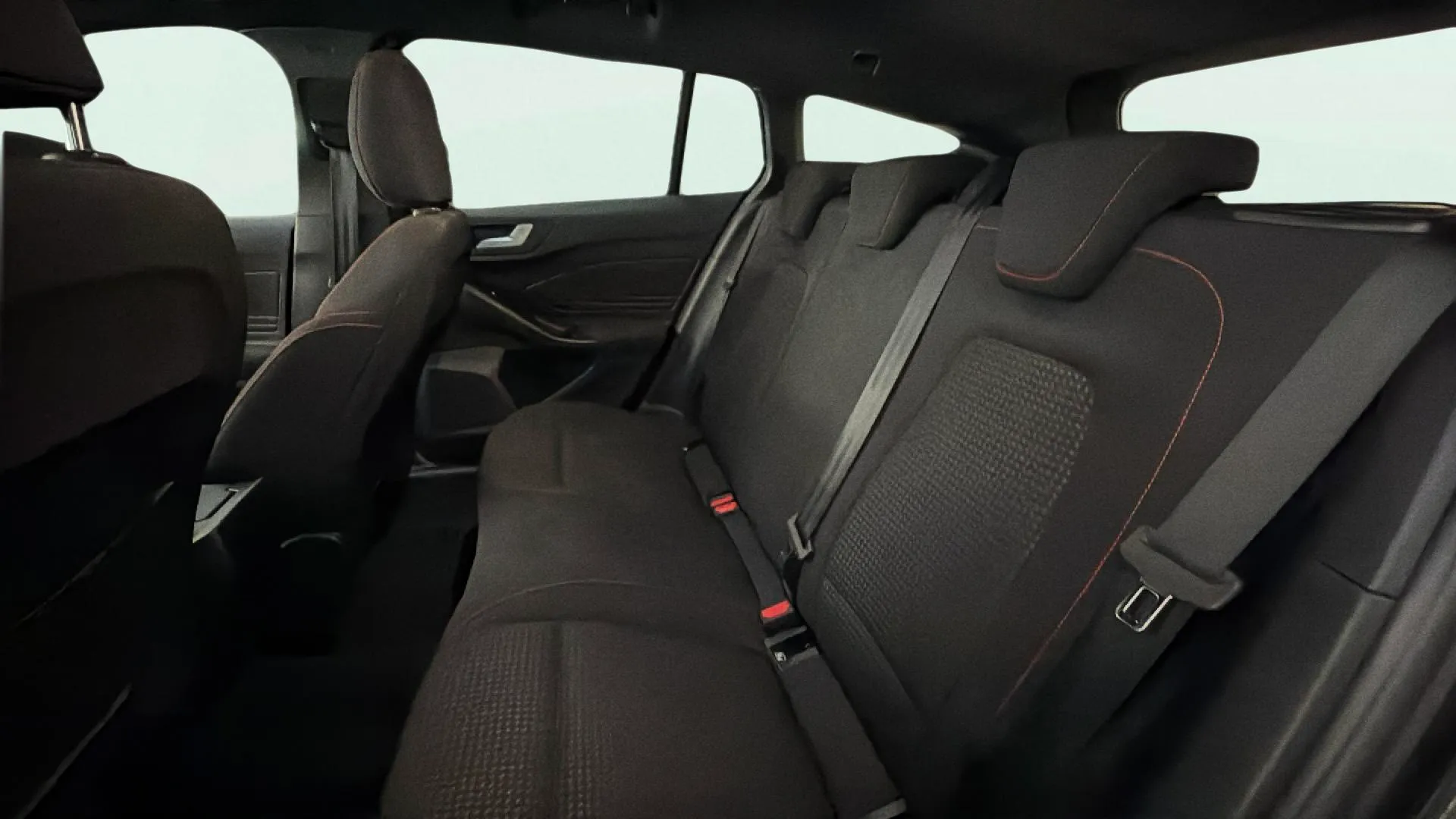 Ford Focus 1.0 EcoBoost MHEV ST-Line - foto 17