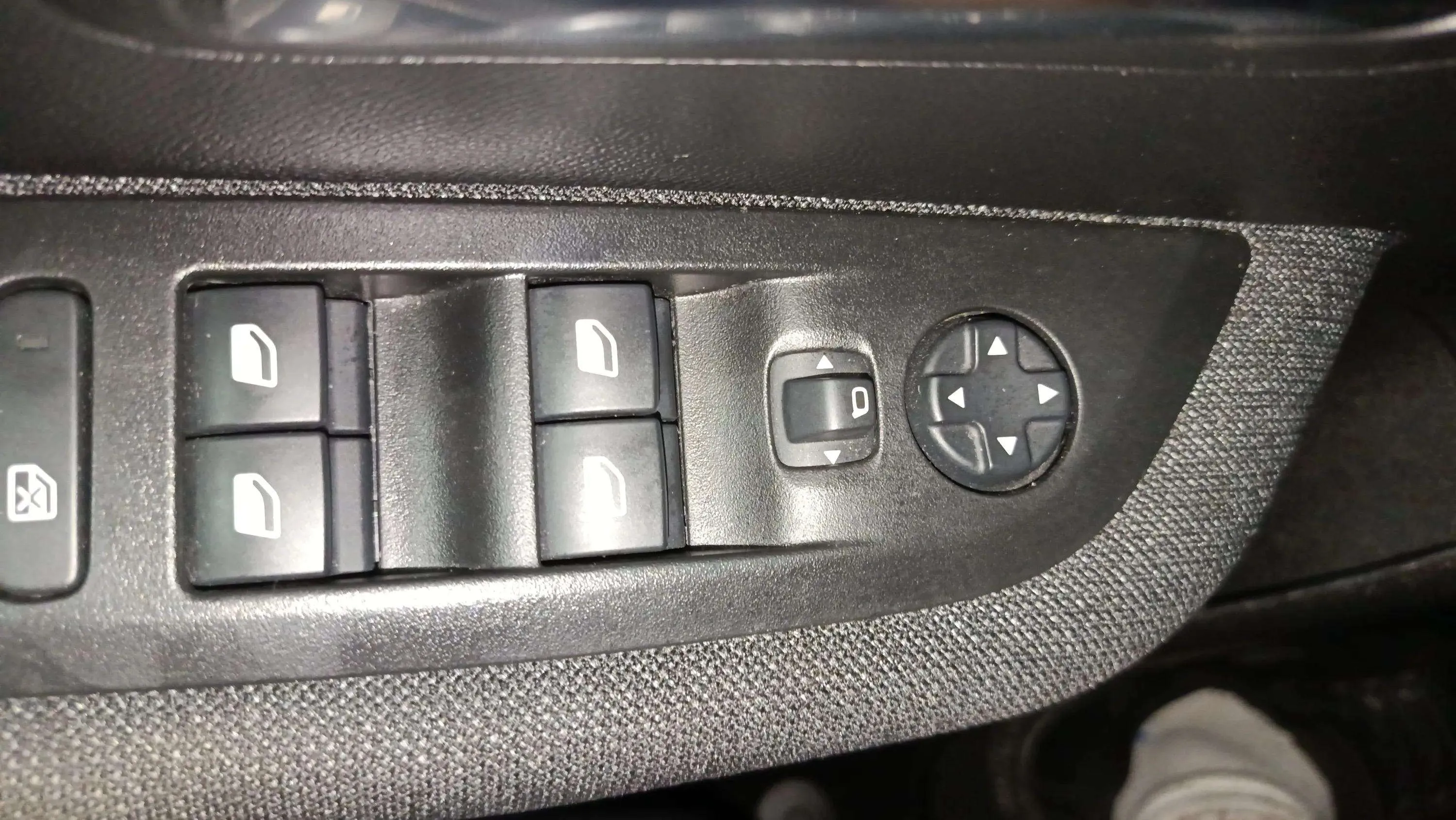 Peugeot 208 Style Hybrid 110 eDCS6 - foto 21