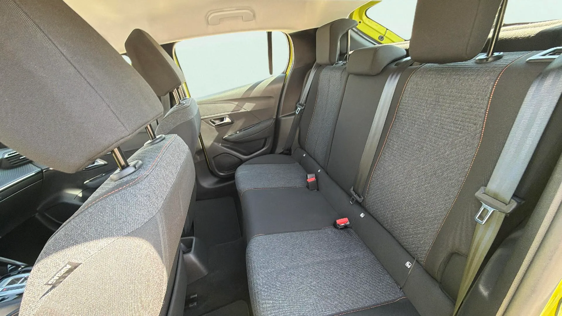 Peugeot 208 Style Hybrid 110 eDCS6 - foto 11