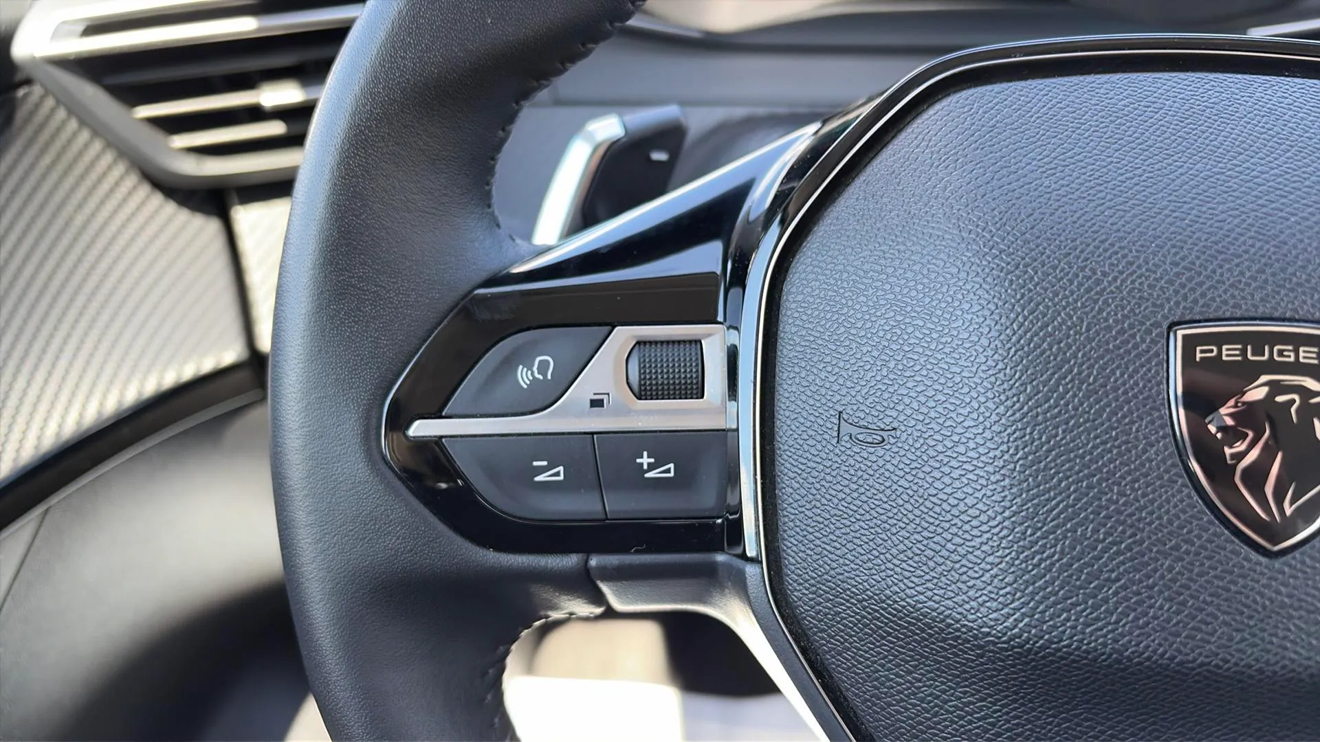 Peugeot 208 Style Hybrid 110 eDCS6 - foto 17