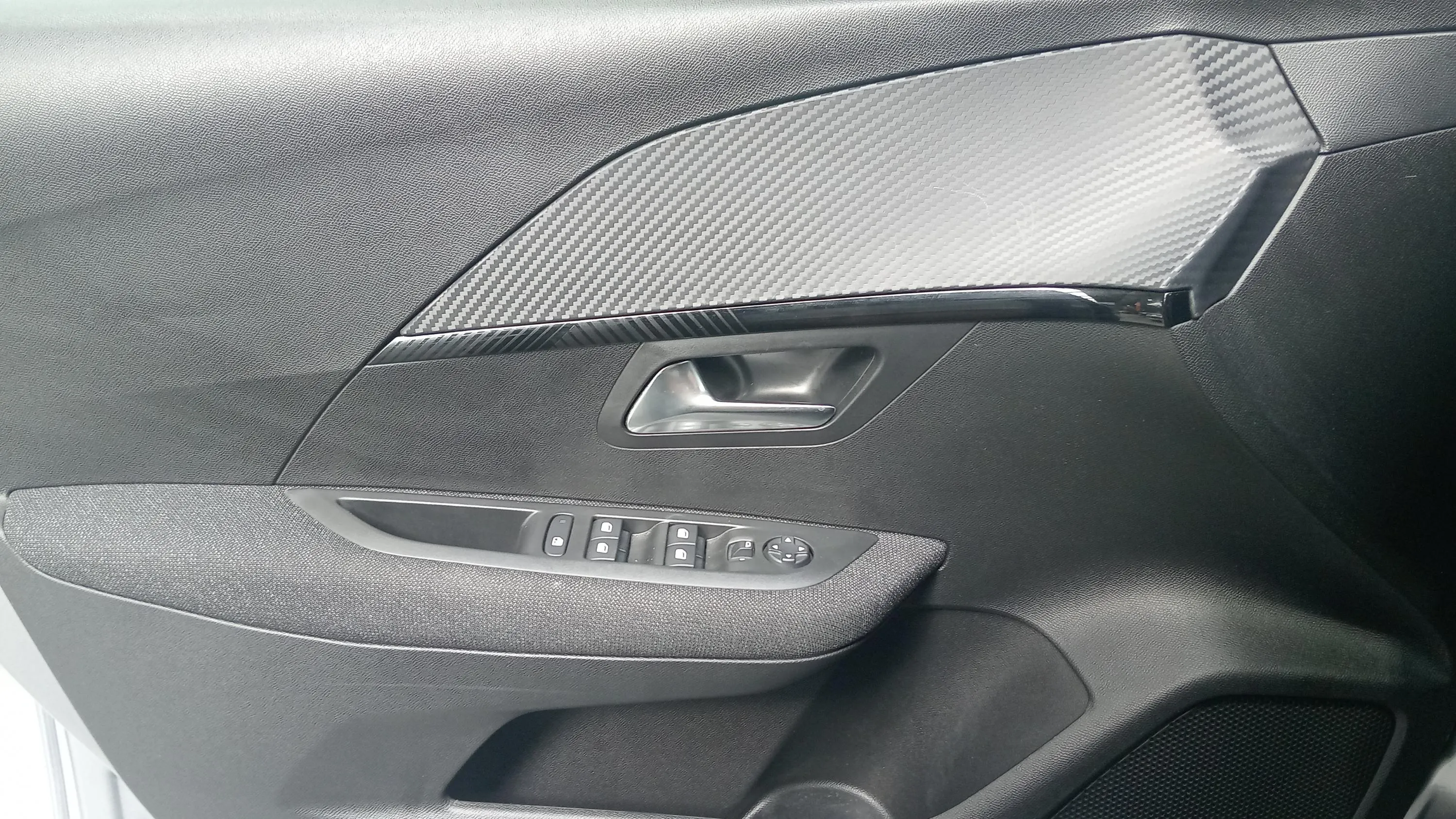 Peugeot 208 Style Hybrid 110 eDCS6 - foto 25