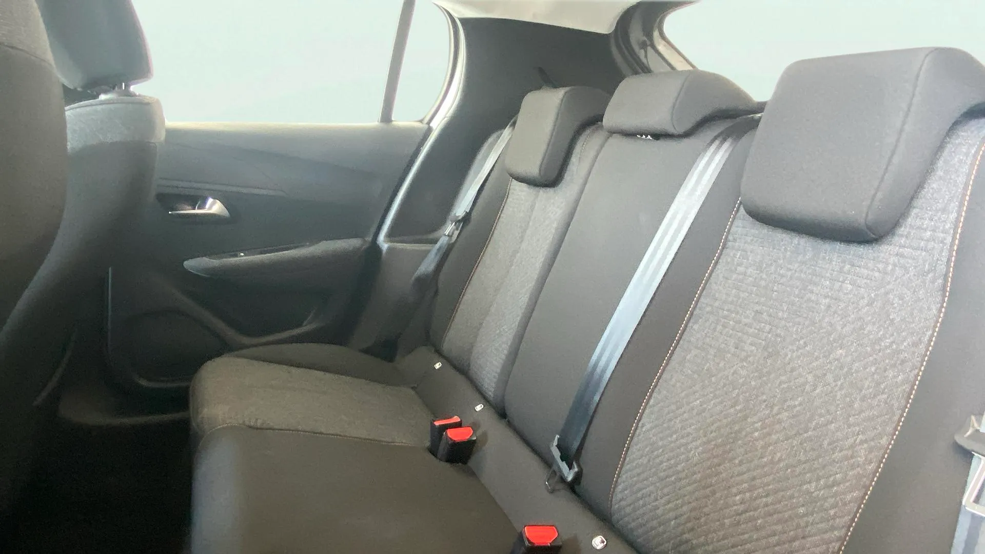 Peugeot 208 Style Hybrid 110 eDCS6 - foto 17