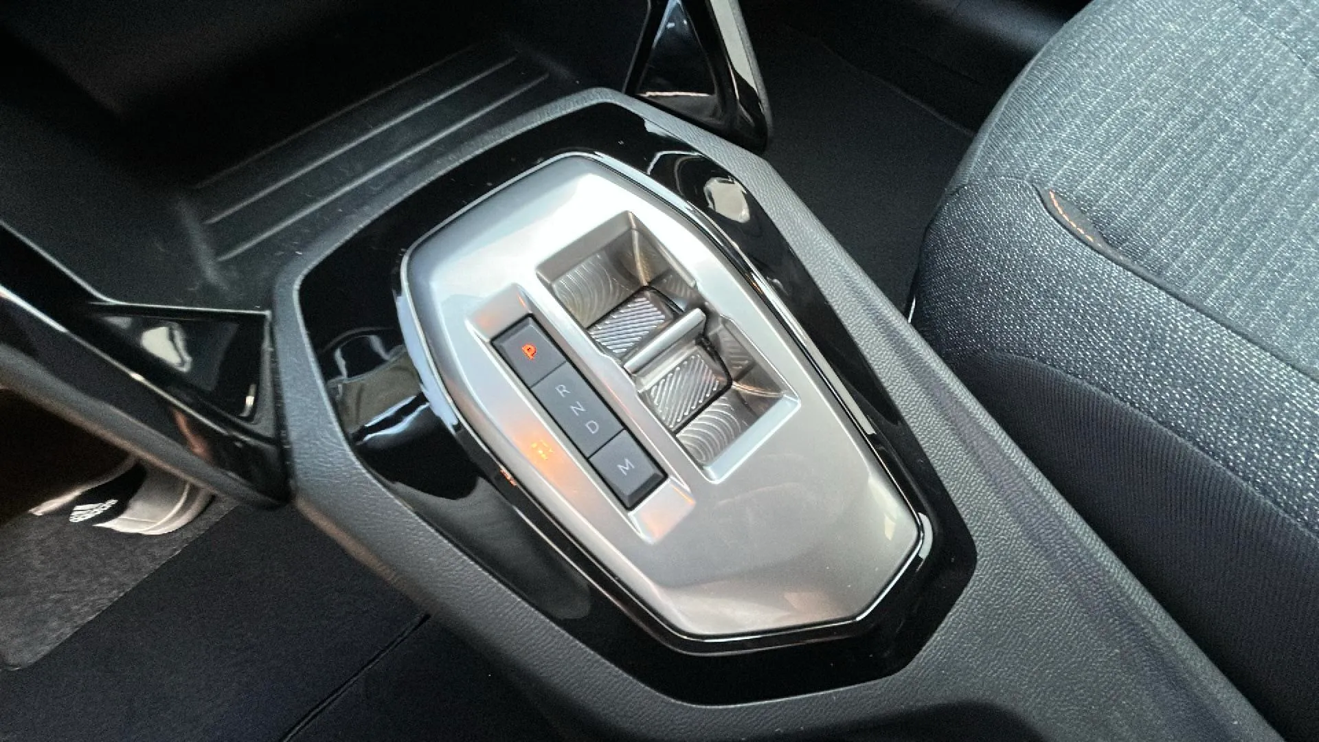 Peugeot 208 Style Hybrid 110 eDCS6 - foto 13
