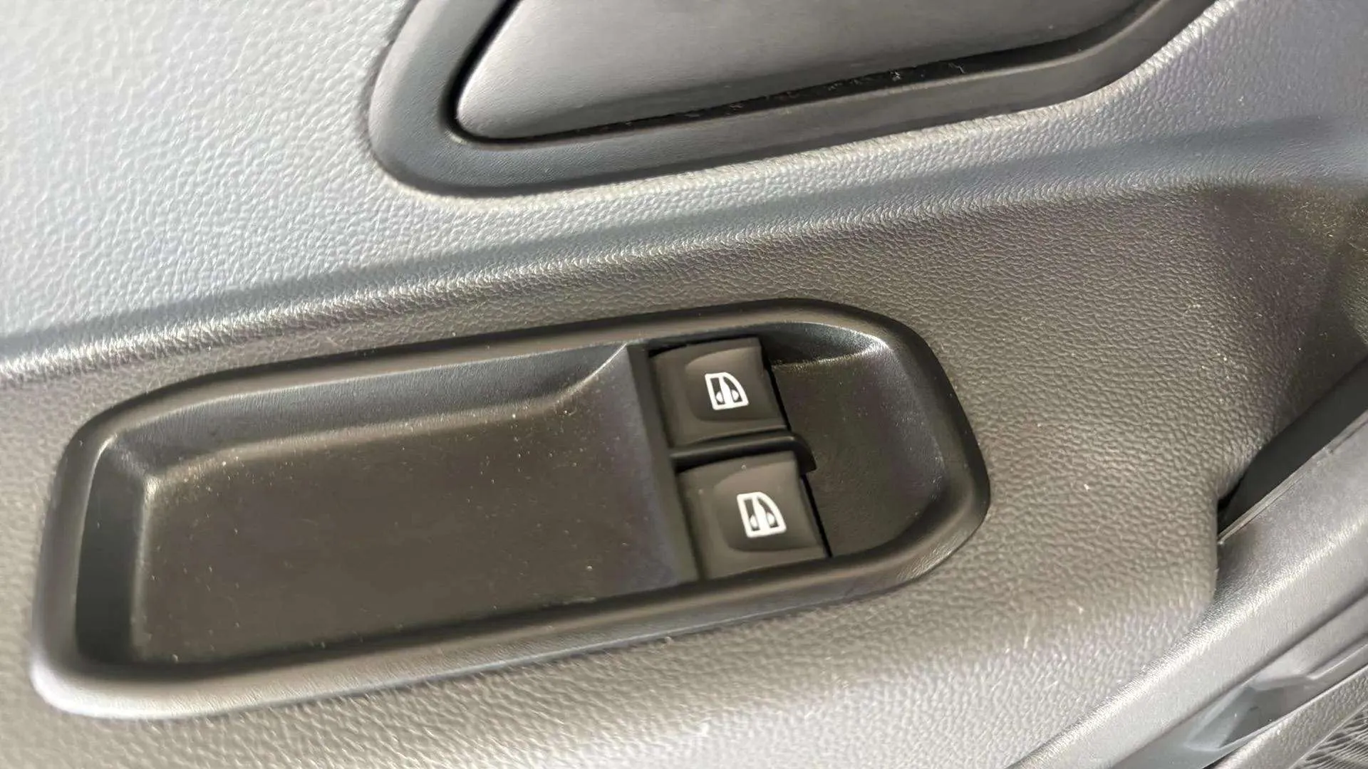Dacia Duster Expression TCe ECO-G 4x2 - foto 19