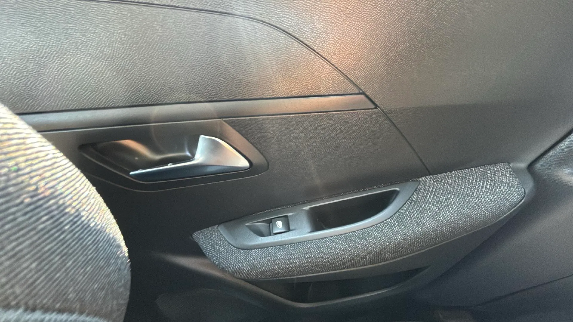 Peugeot 208 Style Hybrid 110 eDCS6 - foto 19