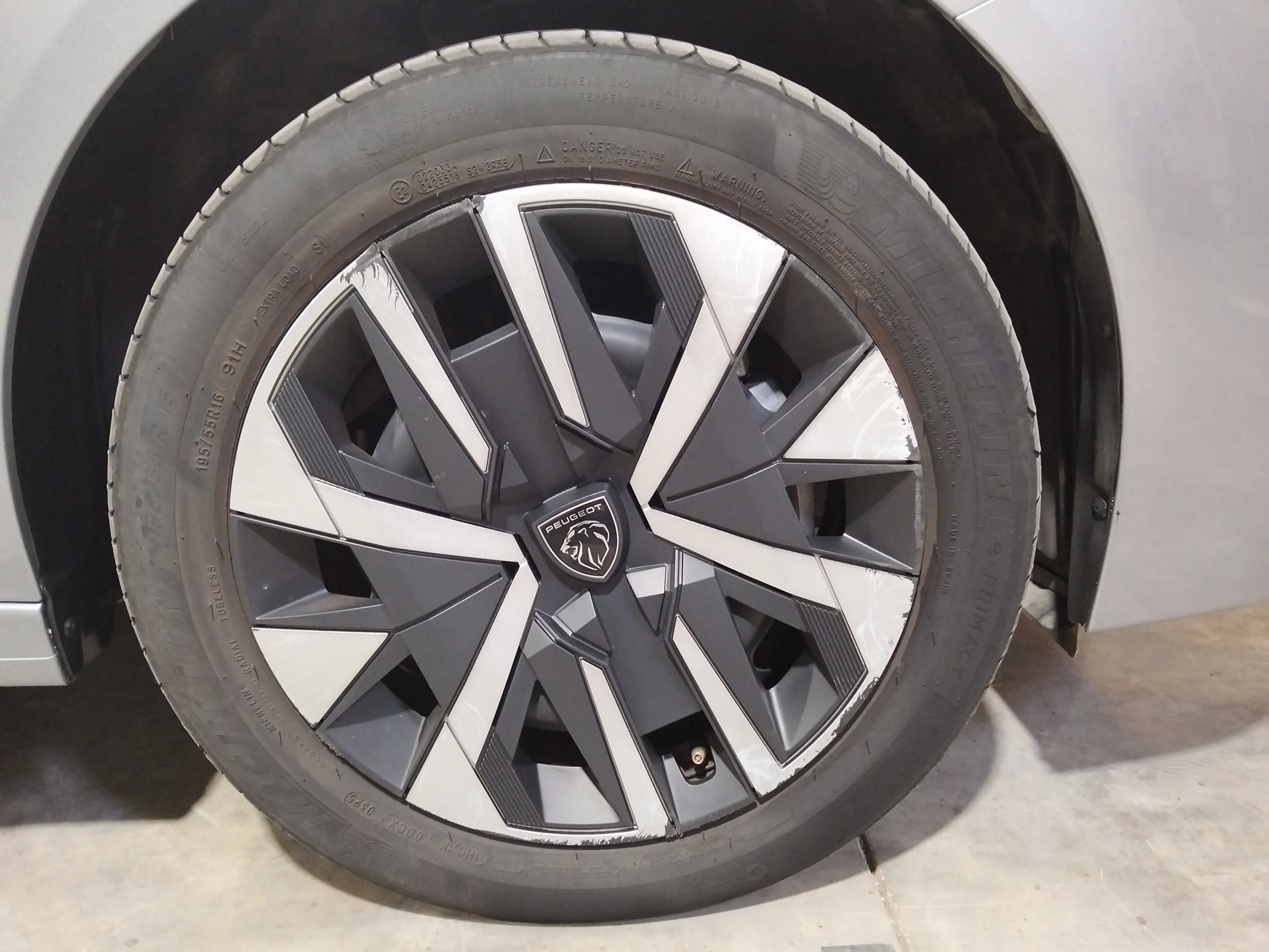 Peugeot 208 Style Hybrid 110 eDCS6 - foto 17