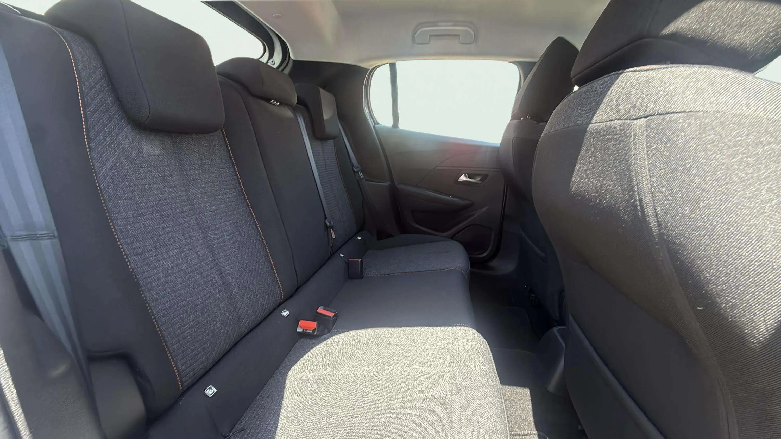 Peugeot 208 Style Hybrid 110 eDCS6 - foto 17