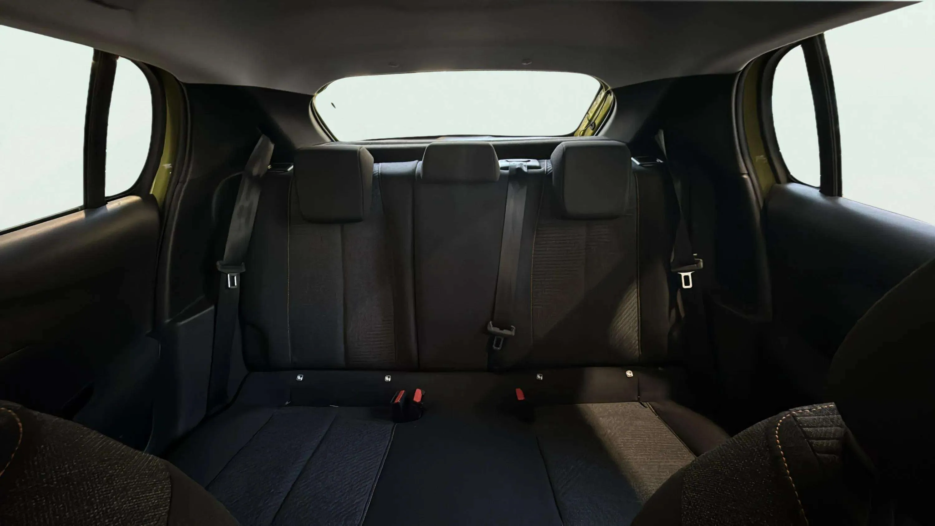 Peugeot 208 Style Hybrid 110 eDCS6 - foto 17