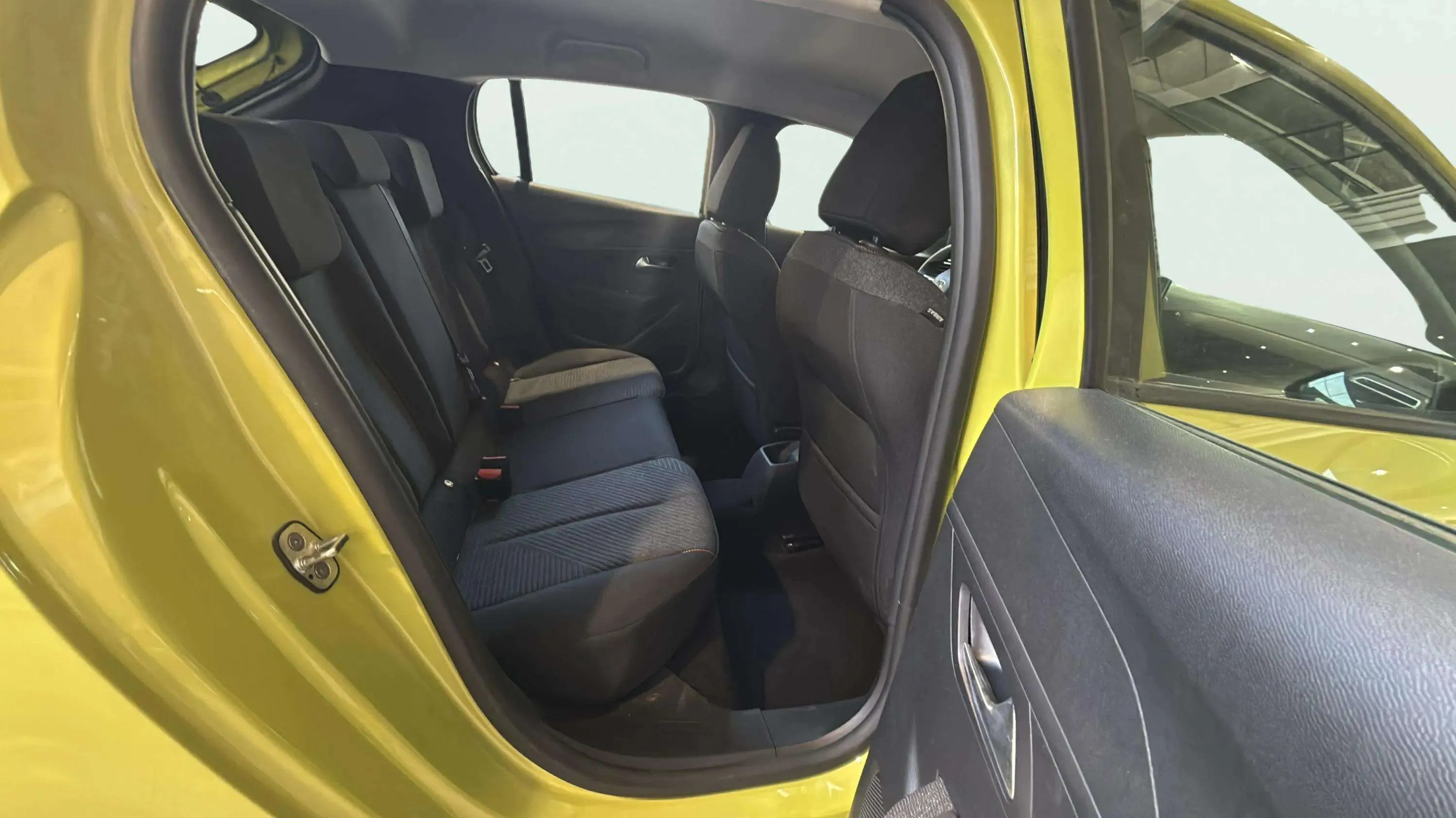 Peugeot 208 Style Hybrid 110 eDCS6 - foto 15