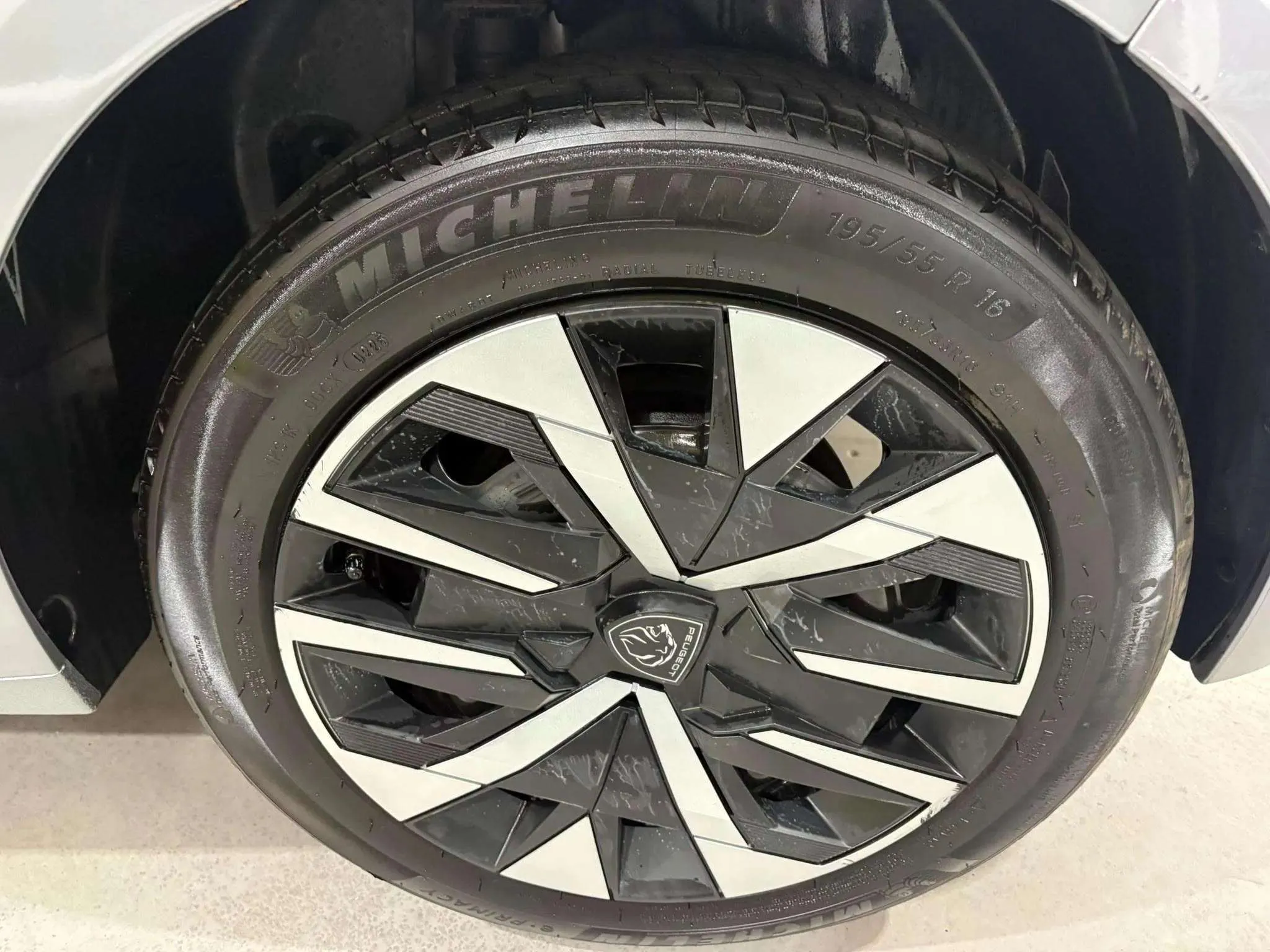 Peugeot 208 Style Hybrid 110 eDCS6 - foto 18