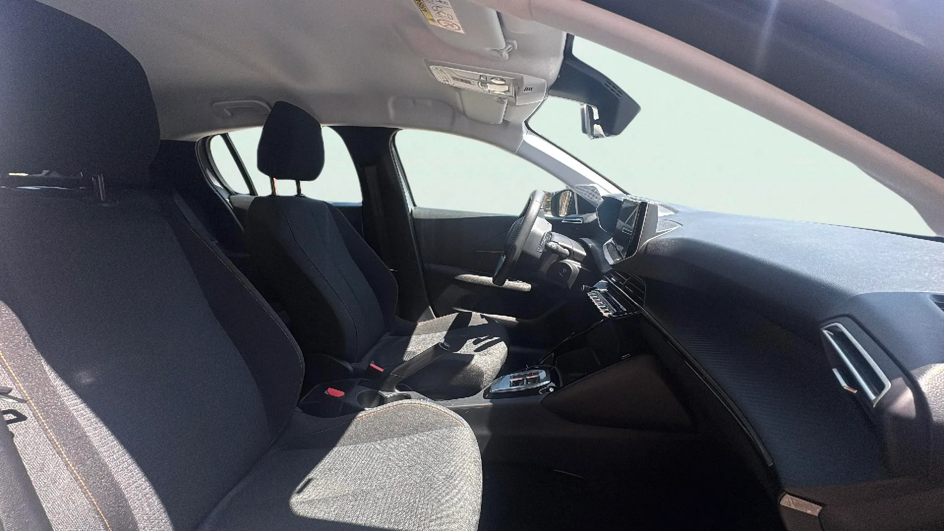Peugeot 208 Allure Hybrid 100 eDCS6 - foto 15