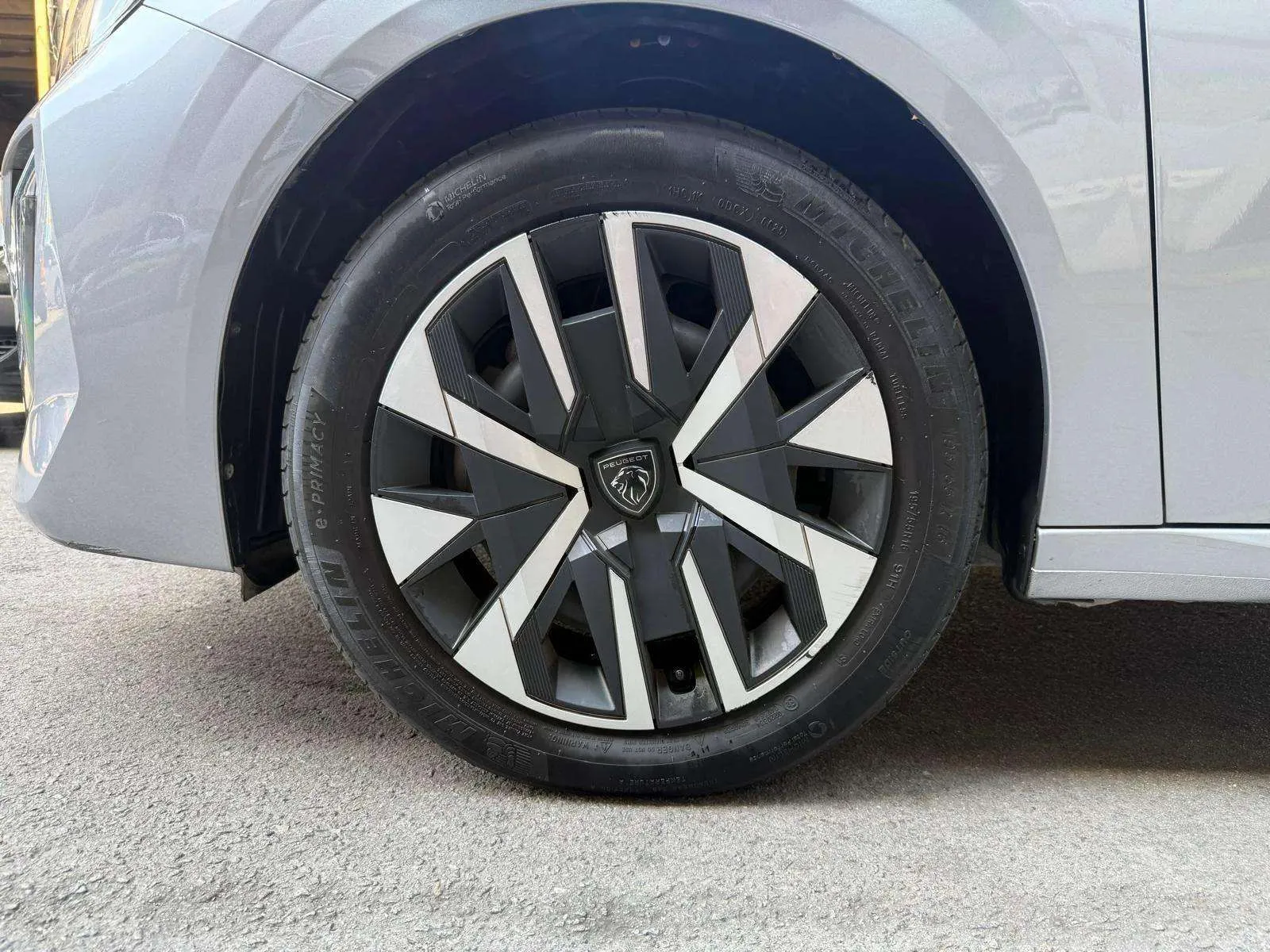 Peugeot 208 Style Hybrid 110 eDCS6 - foto 18