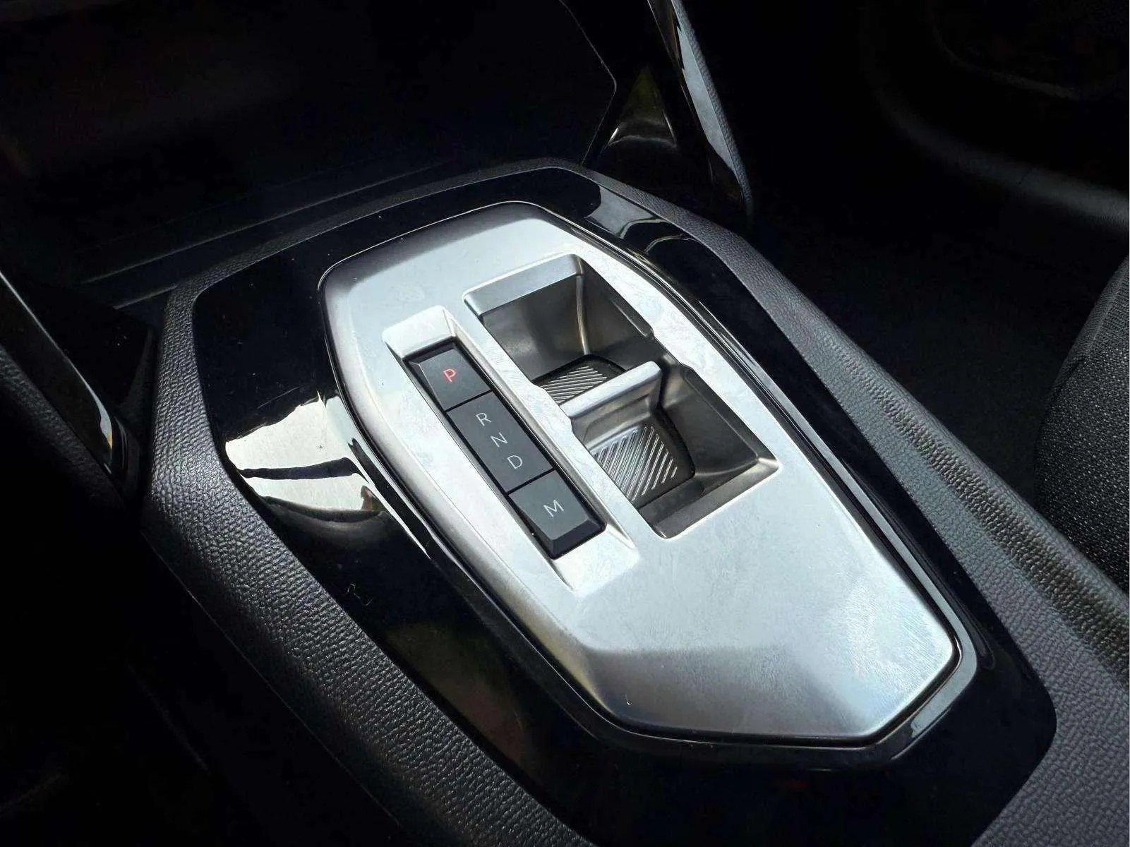 Peugeot 208 Style Hybrid 110 eDCS6 - foto 12