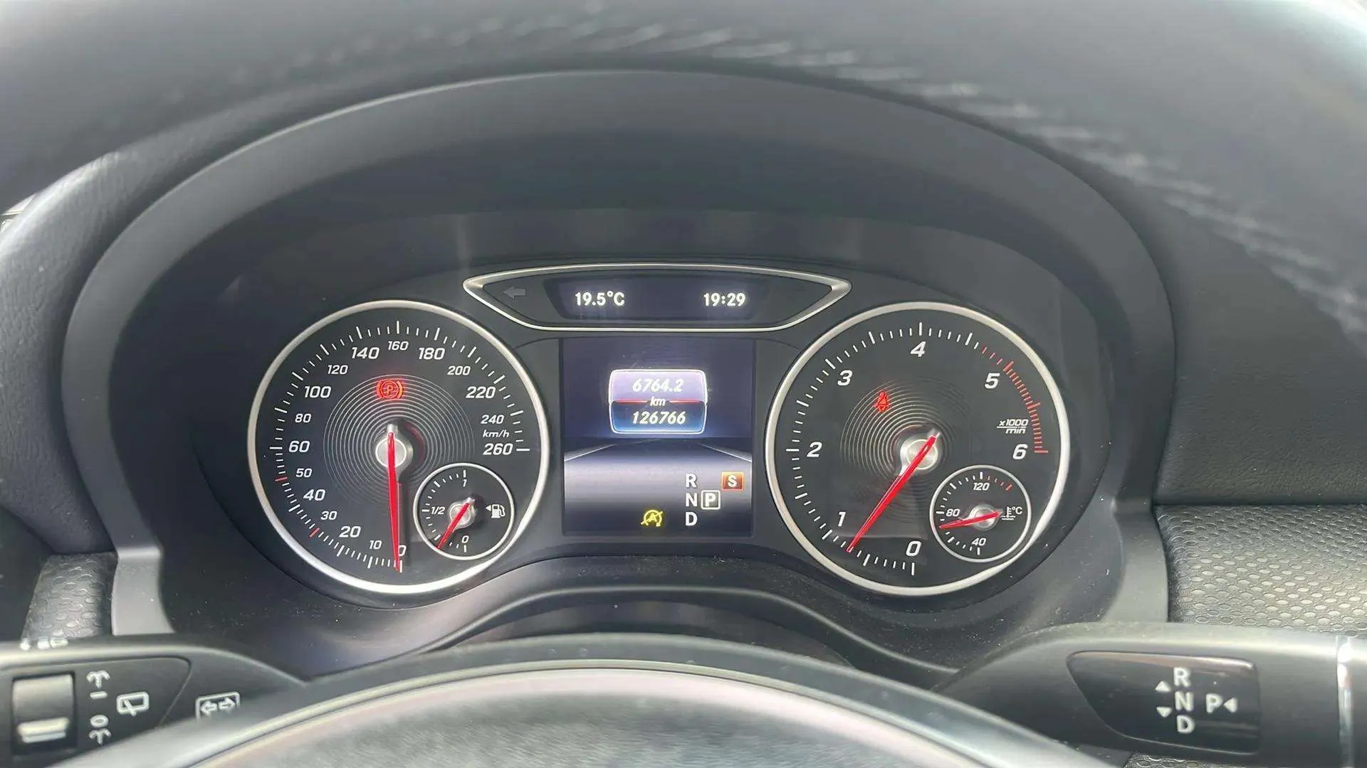 Mercedes-Benz Clase A A 200 d - foto 10