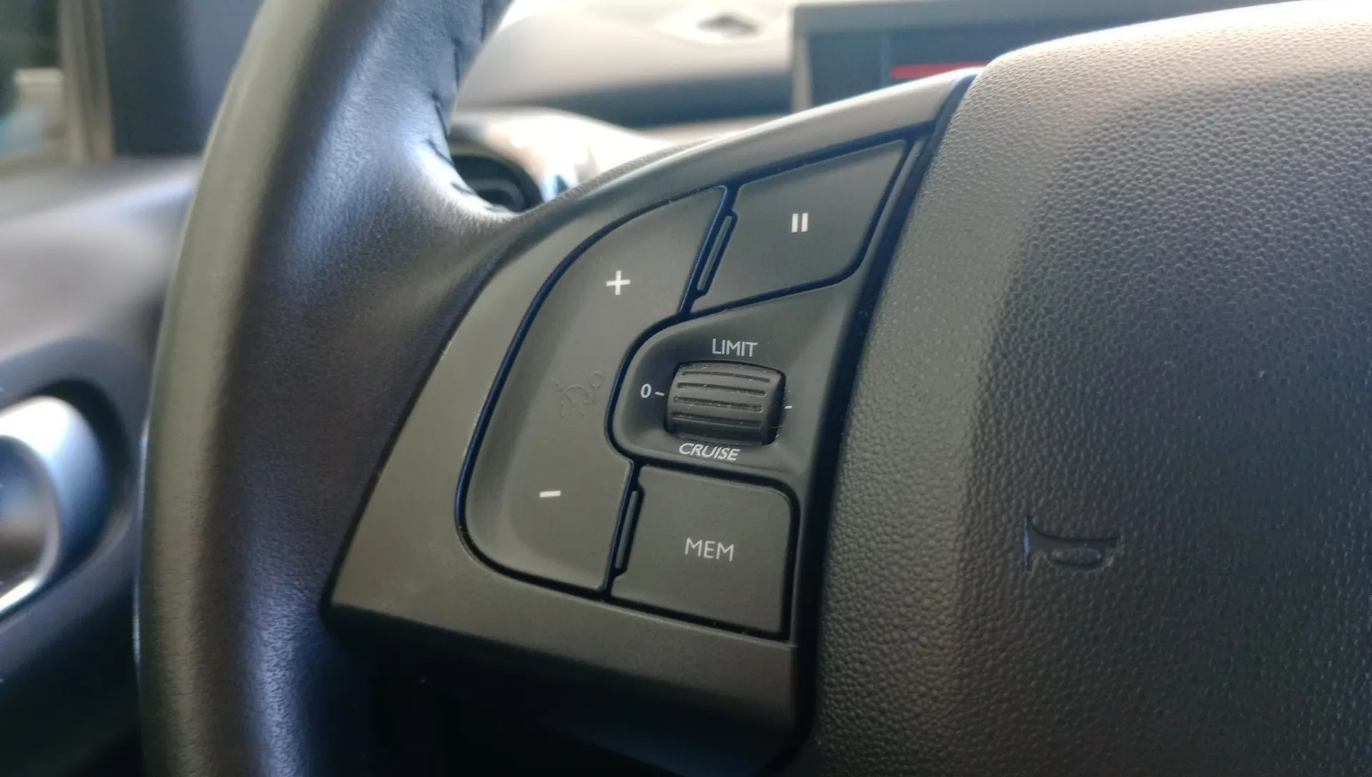 Citroën C4 Cactus BlueHDi 100 Live - foto 14