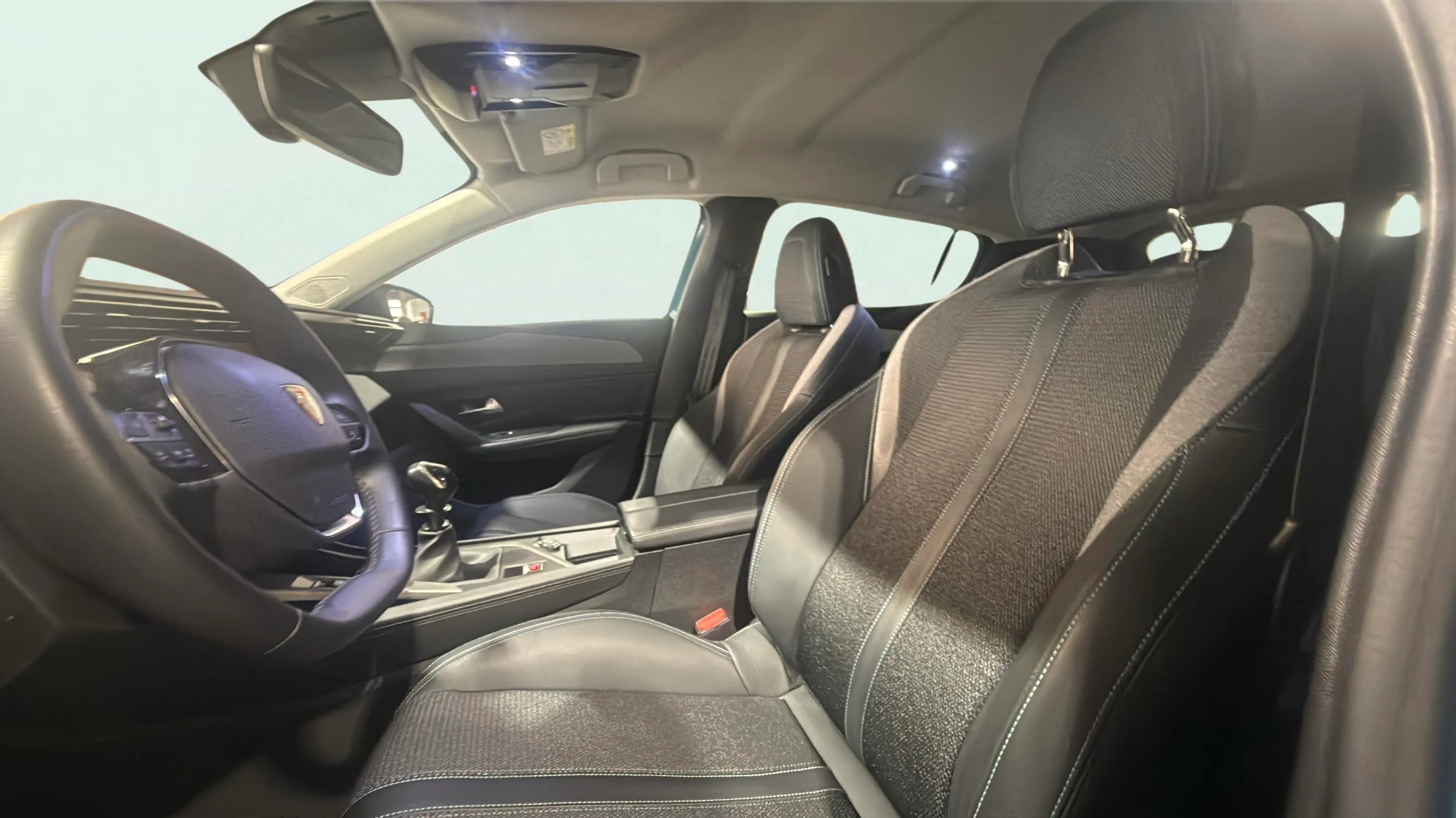 Peugeot 308 Allure PureTech 130 - foto 16