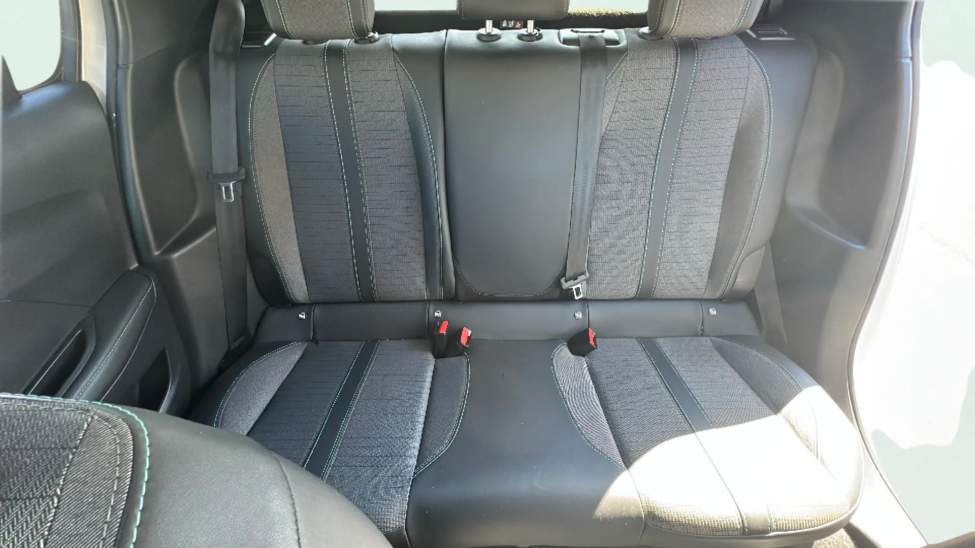 Peugeot 208 PureTech EAT8 Allure Pack - foto 17