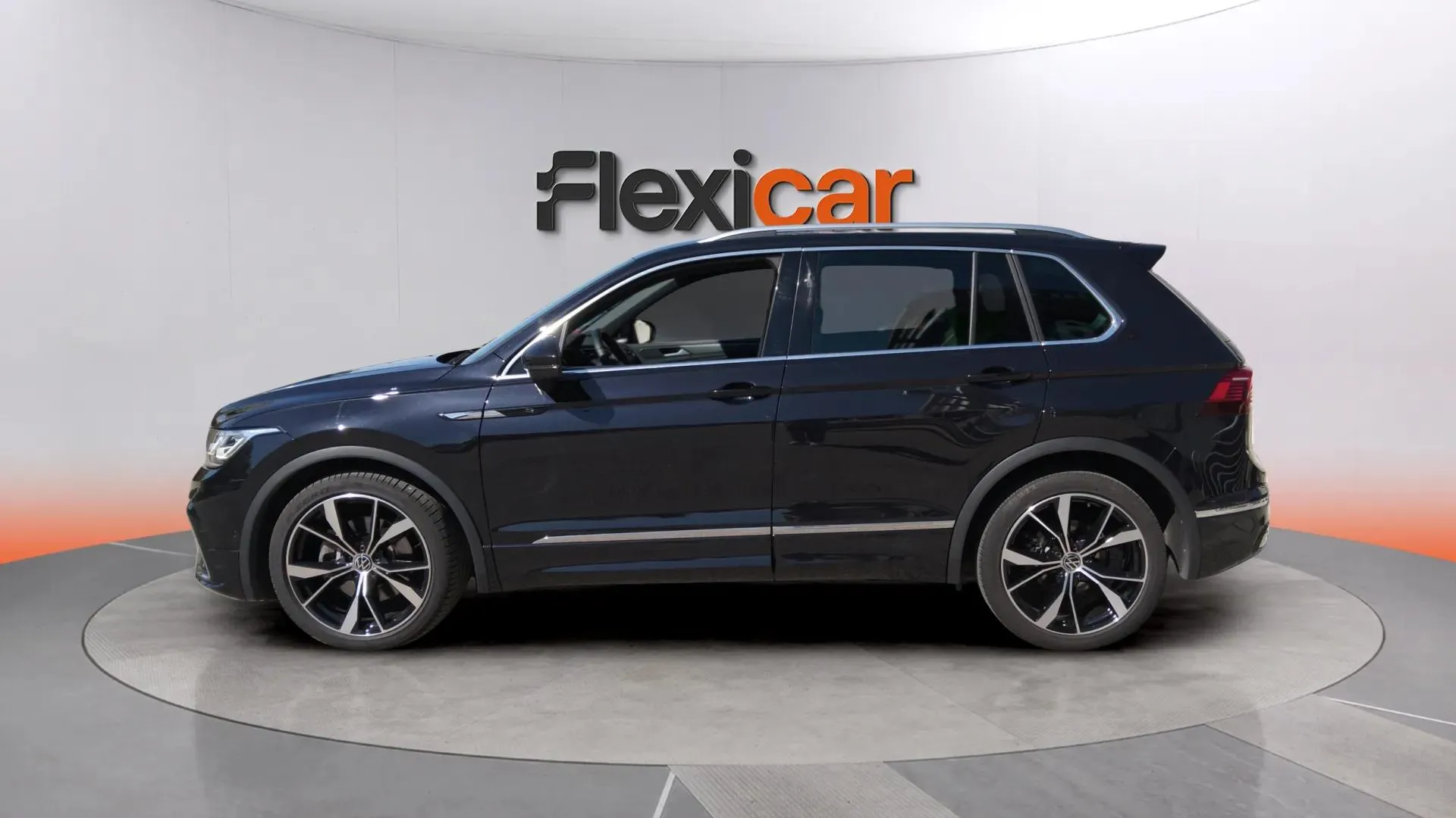 Volkswagen Tiguan R-Line 2.0 TDI DSG - foto 5